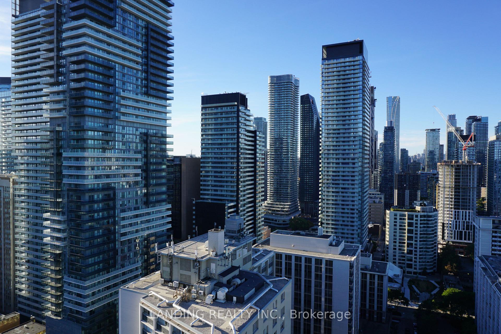 21 Carlton Street 3404, Toronto C08, ON M5B 1L3