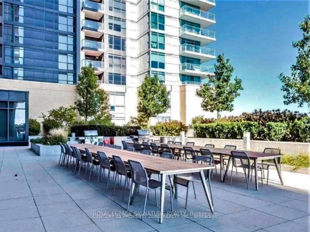 33 Singer Court 303, Toronto C15, ON M2K 0B4