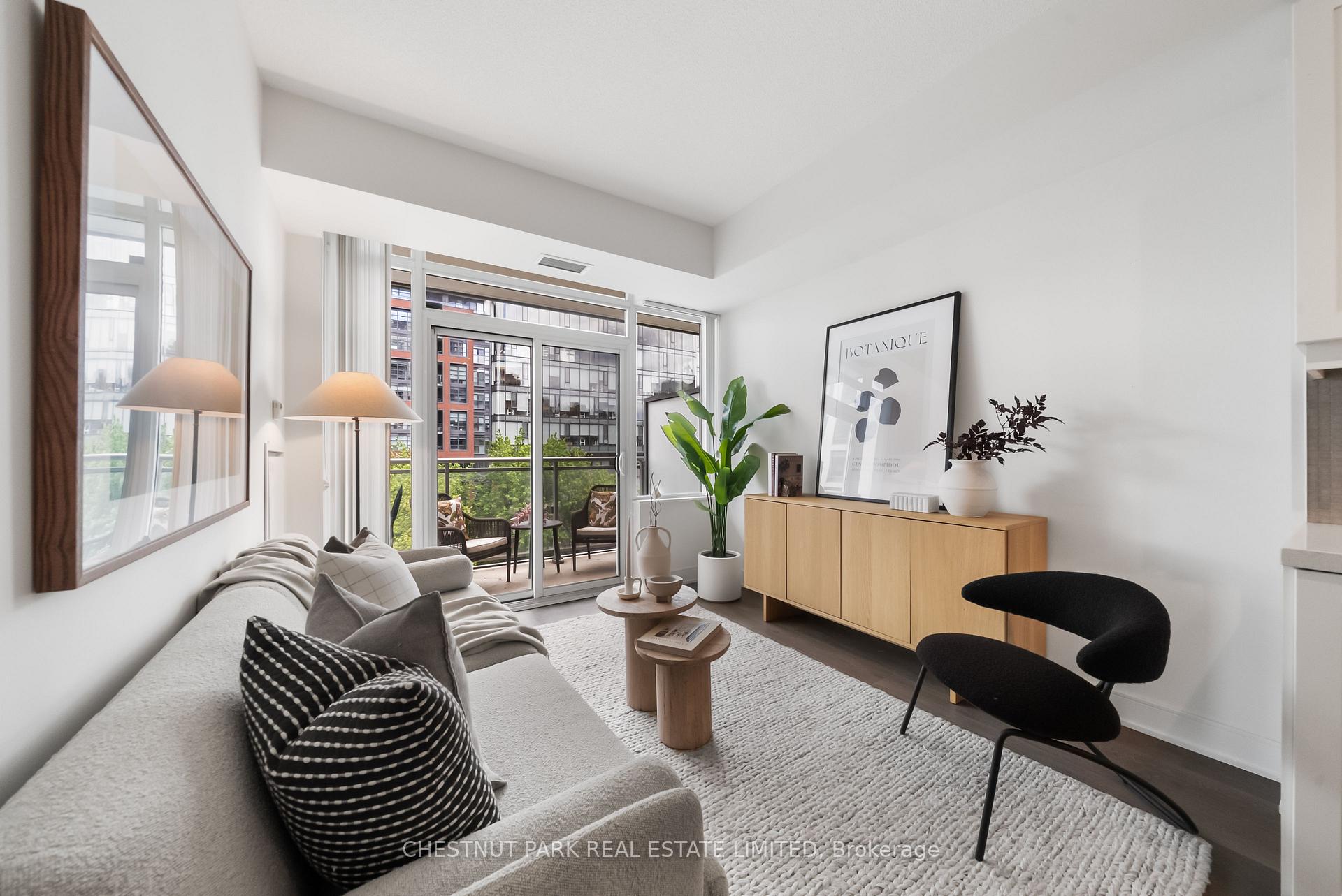 525 Adelaide Street W 923, Toronto C01, ON M5V 0N7