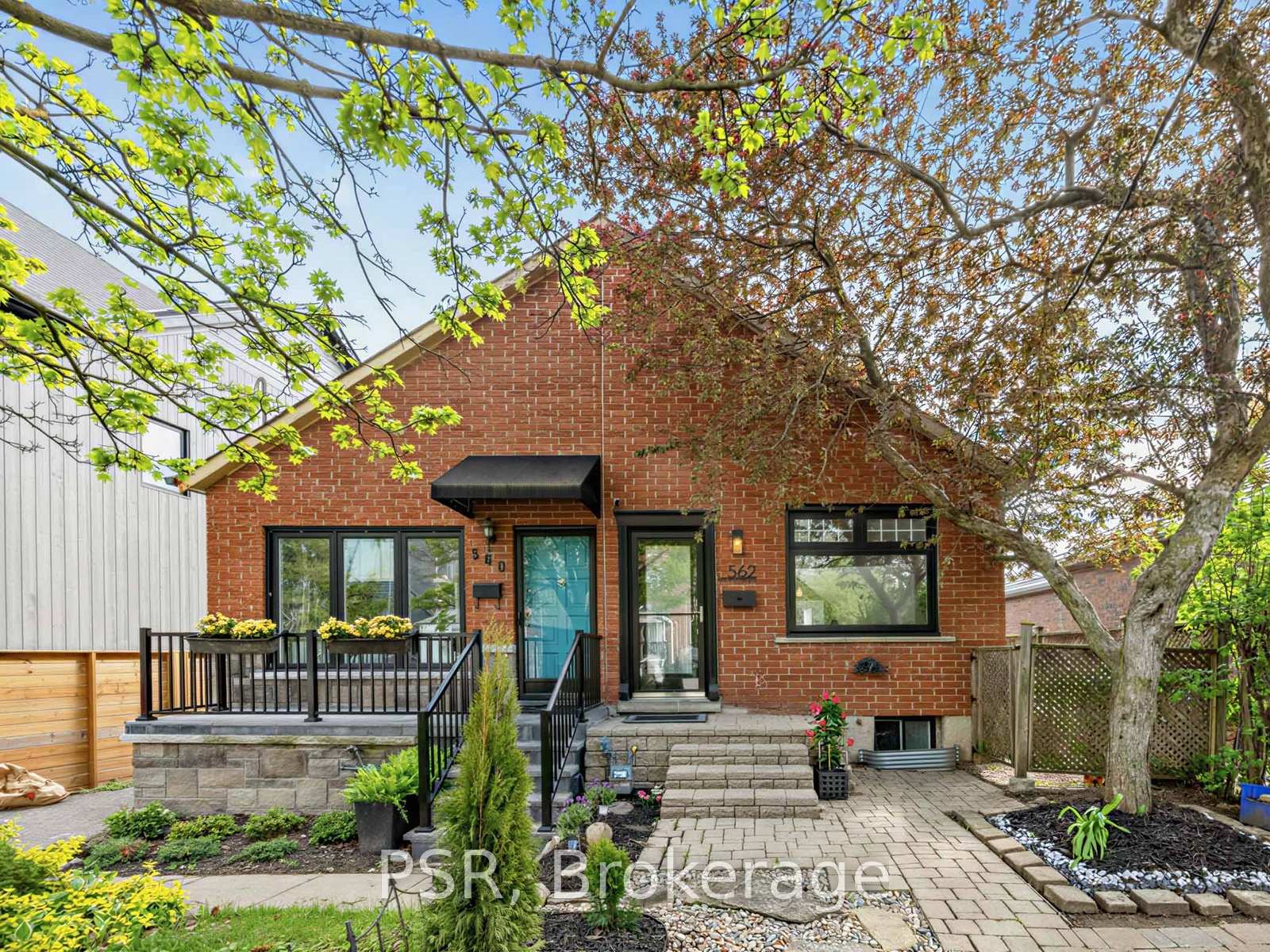 562 Arlington Avenue, Toronto C03, ON M6C 3A5