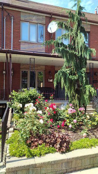 48 Ulster Street Main, Toronto C01, ON M5S 1E3