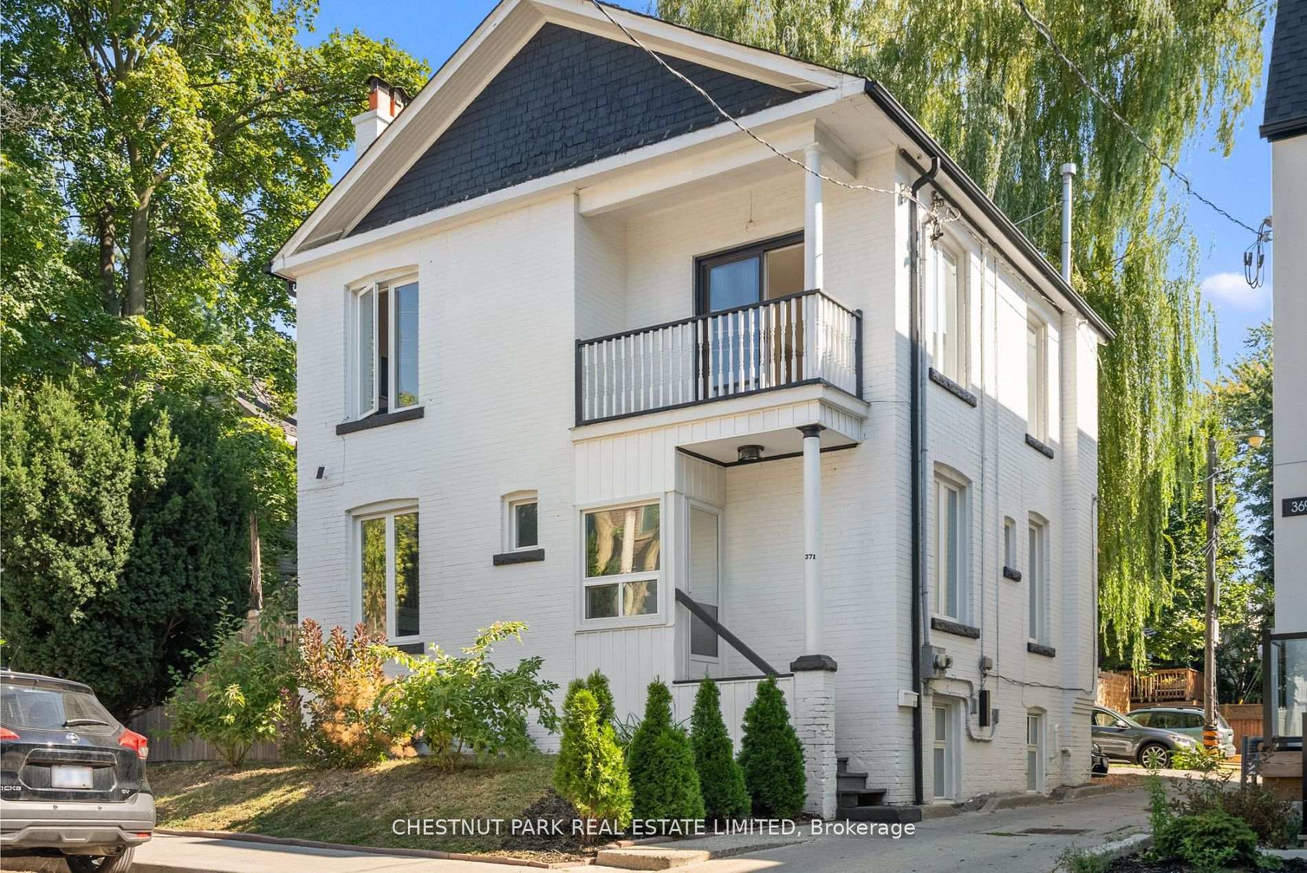 371 Howland Avenue, Toronto C02, ON M5R 3C1