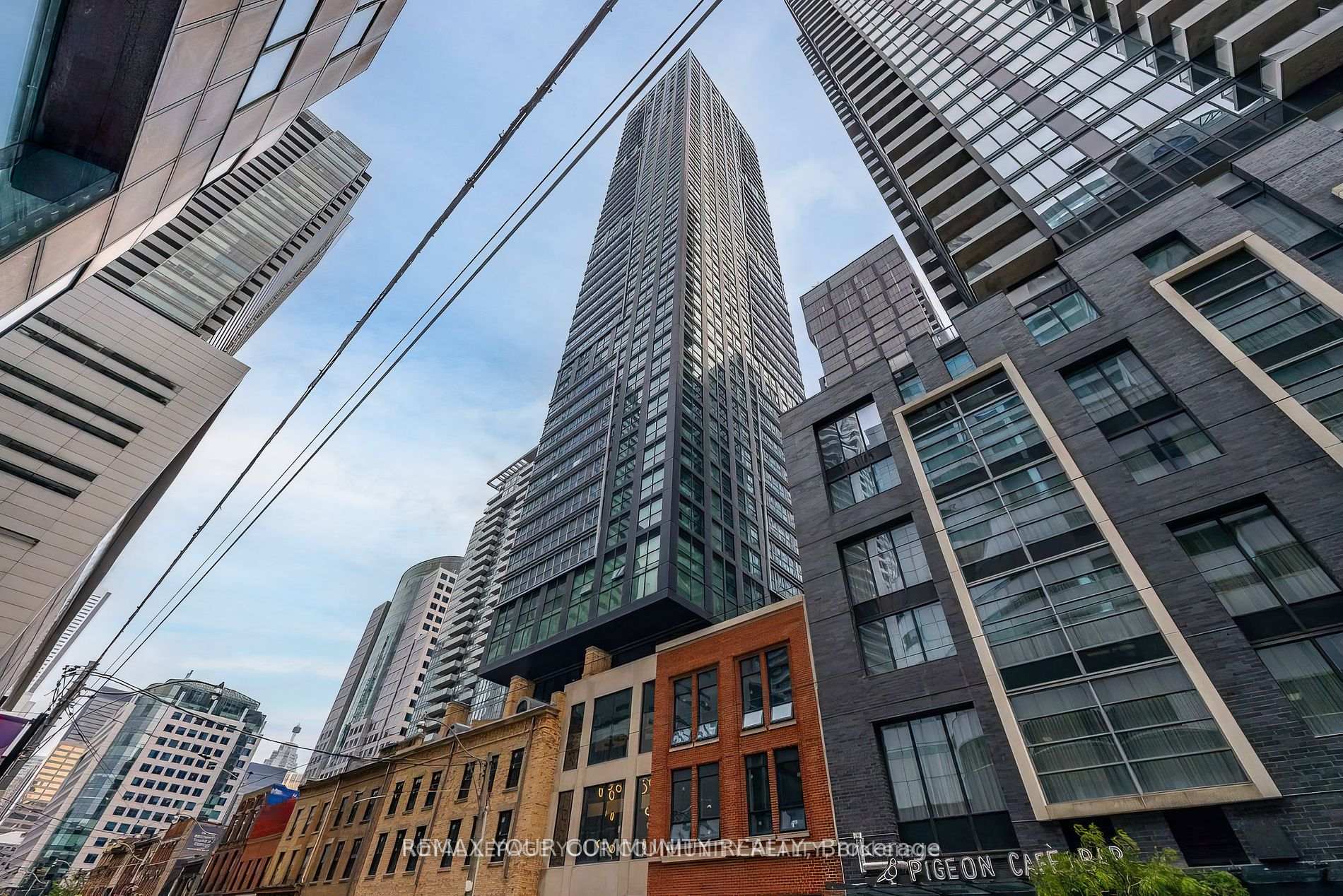 327 King Street W 2304, Toronto C01, ON M5V 0W7