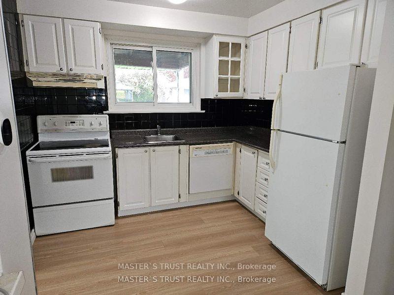 69 grove park Crescent, Toronto C15, ON M2J 2C7