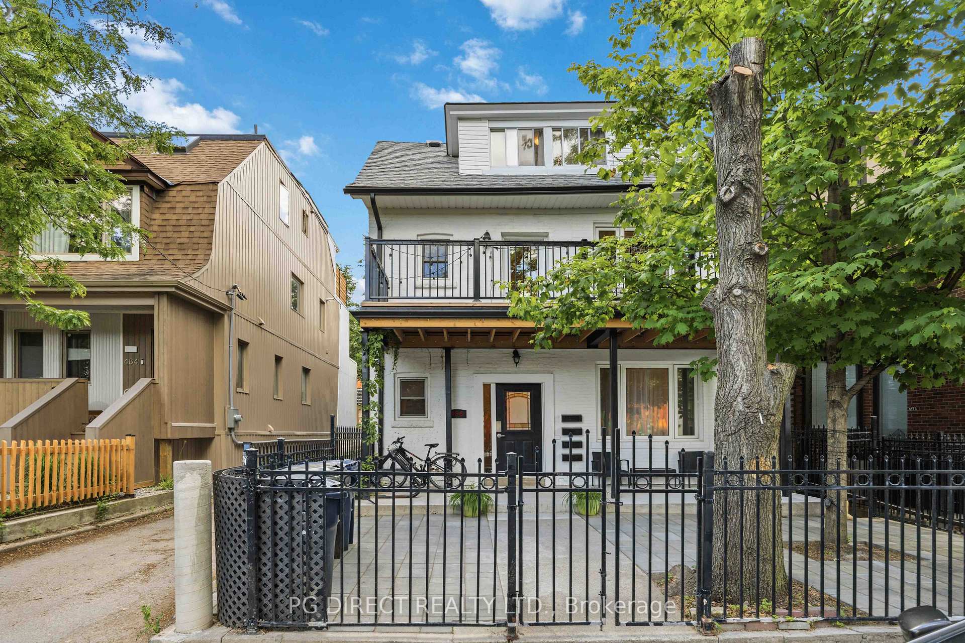 486 Montrose Avenue, Toronto C01, ON M6G 3H1