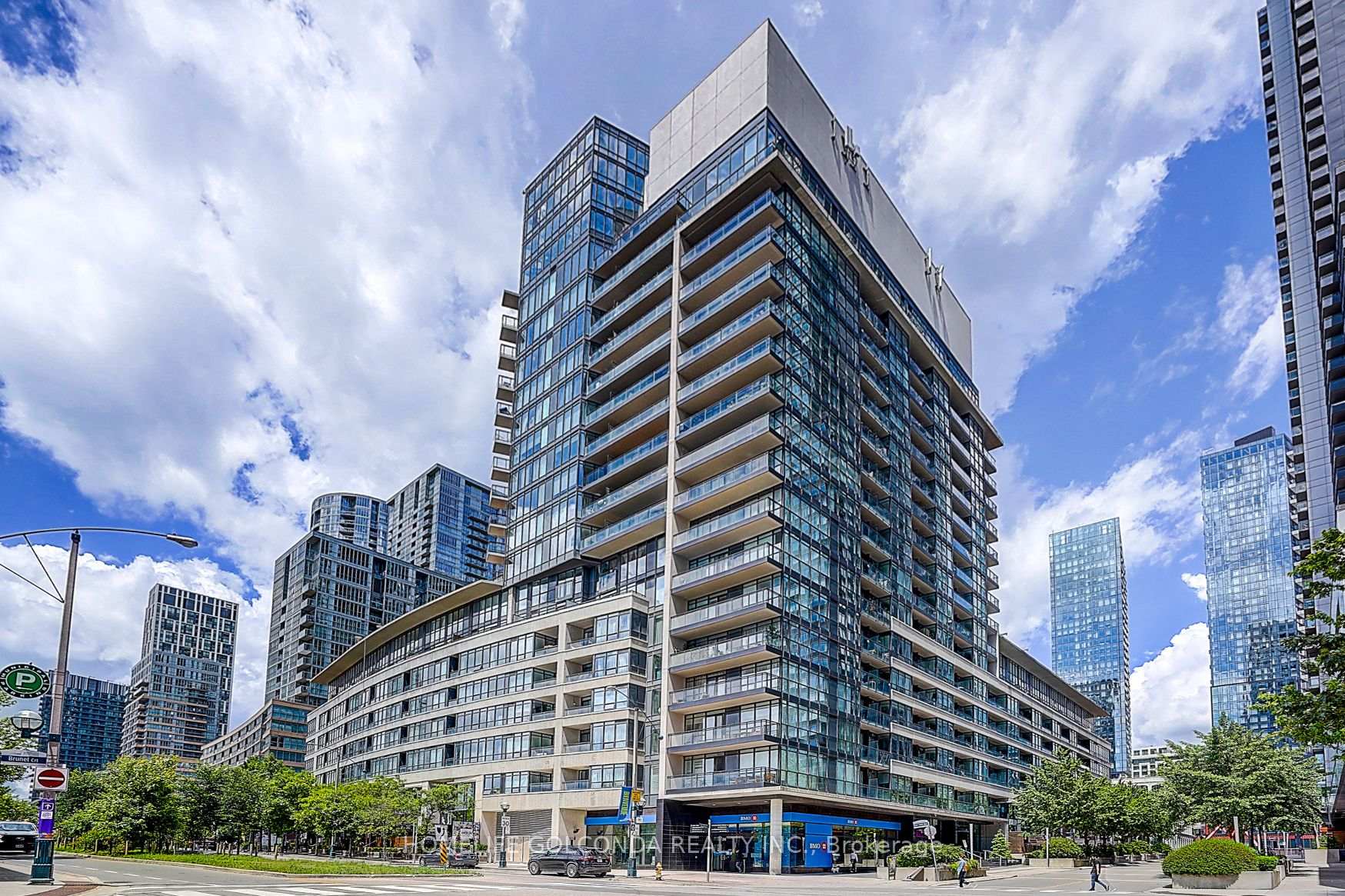 8 telegram Mews 1105, Toronto C01, ON M5V 3Z5