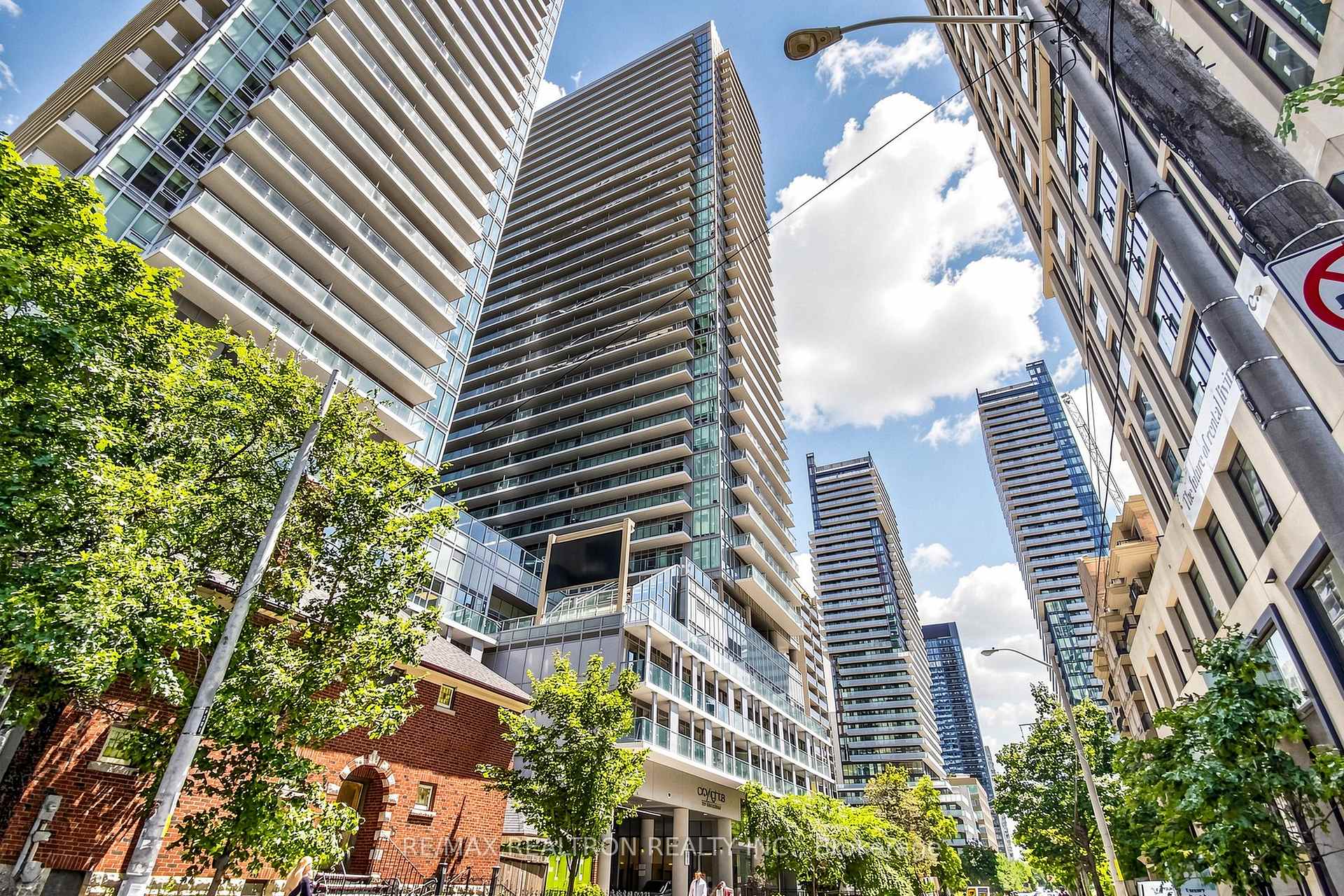 195 Redpath Avenue 1612, Toronto C10, ON M4P 0E4
