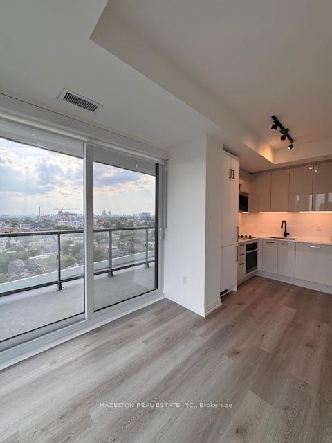280 Dundas Street W 1510, Toronto C01, ON M5V 1G2