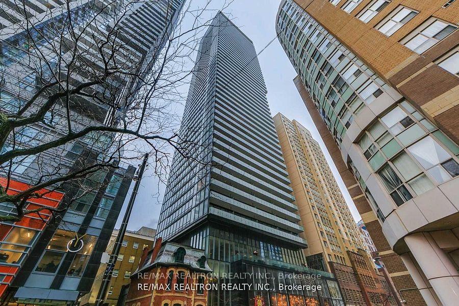 15 Grenville Street 3702, Toronto C01, ON M4Y 1A1