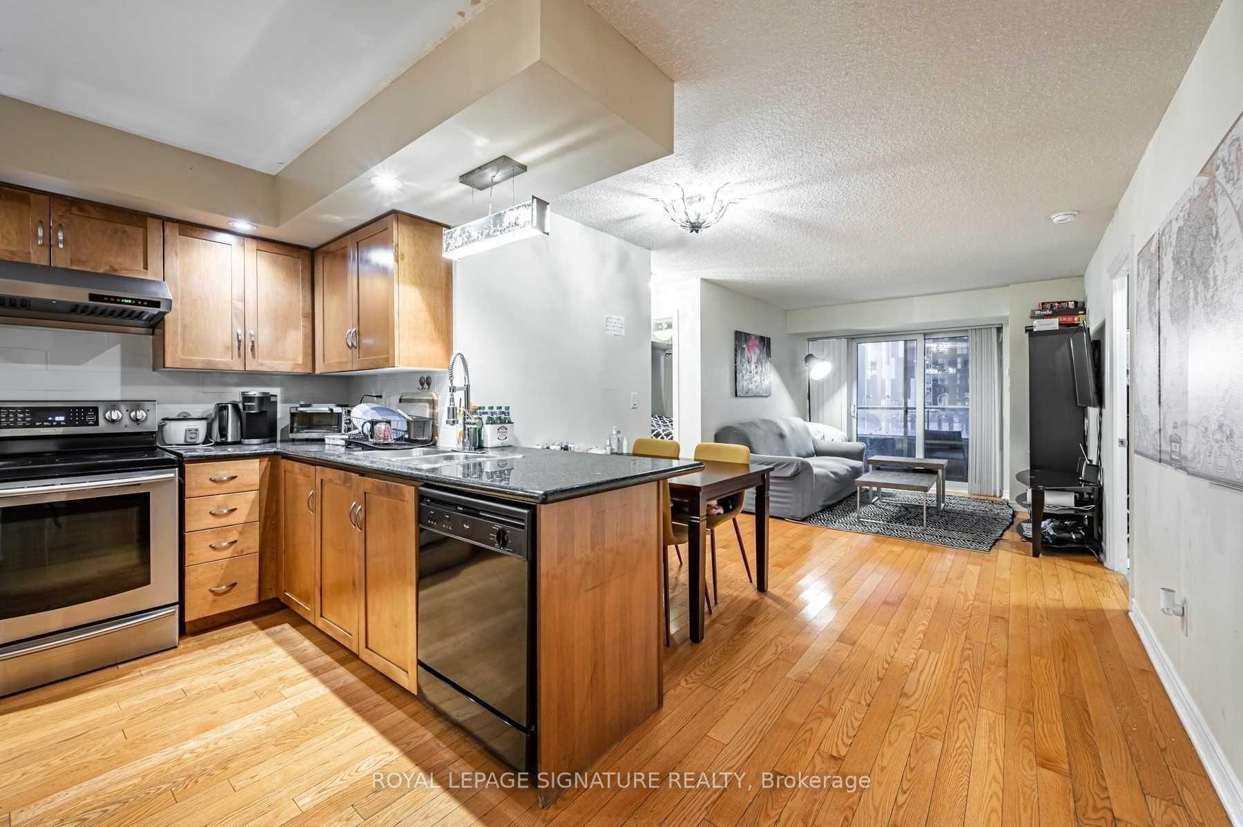 250 Wellington Street W 632, Toronto C01, ON M5V 3P6