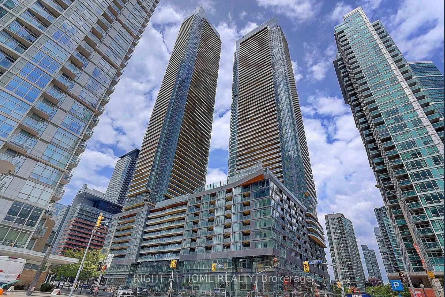 3 Concord Cityplace Way N/A 828, Toronto C01, ON M5V 0X4