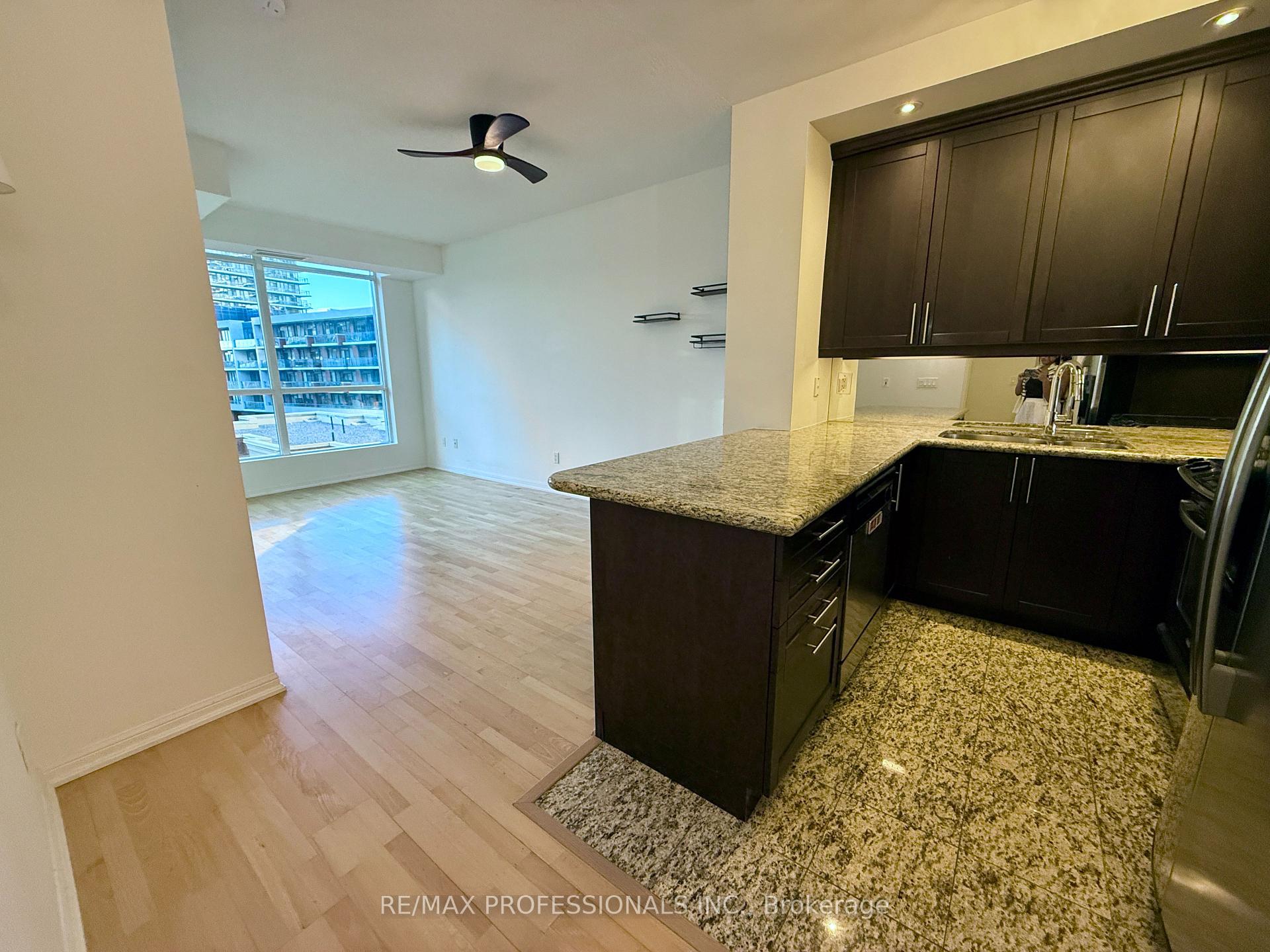 628 Fleet Street 522, Toronto C01, ON M5V 1A8
