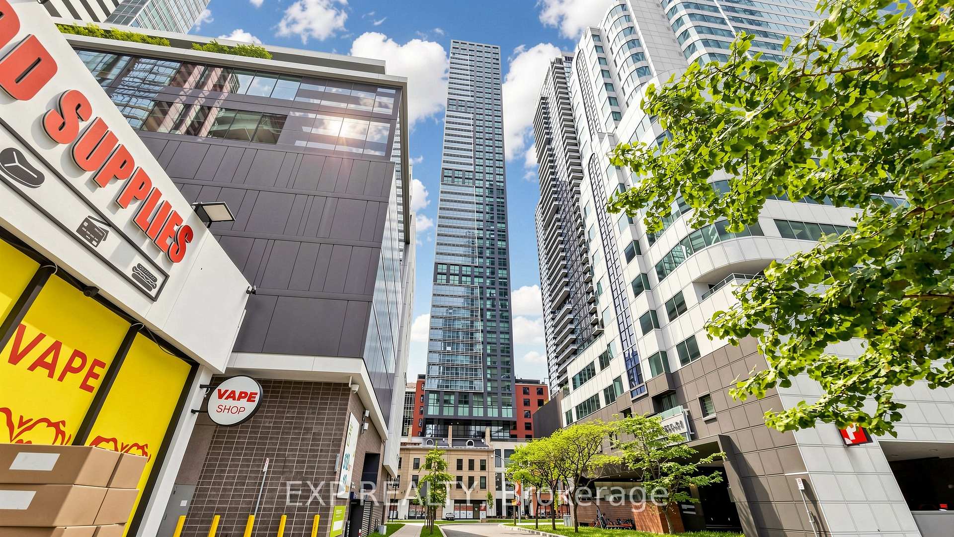327 king Street W 601, Toronto C01, ON M5V 0W7