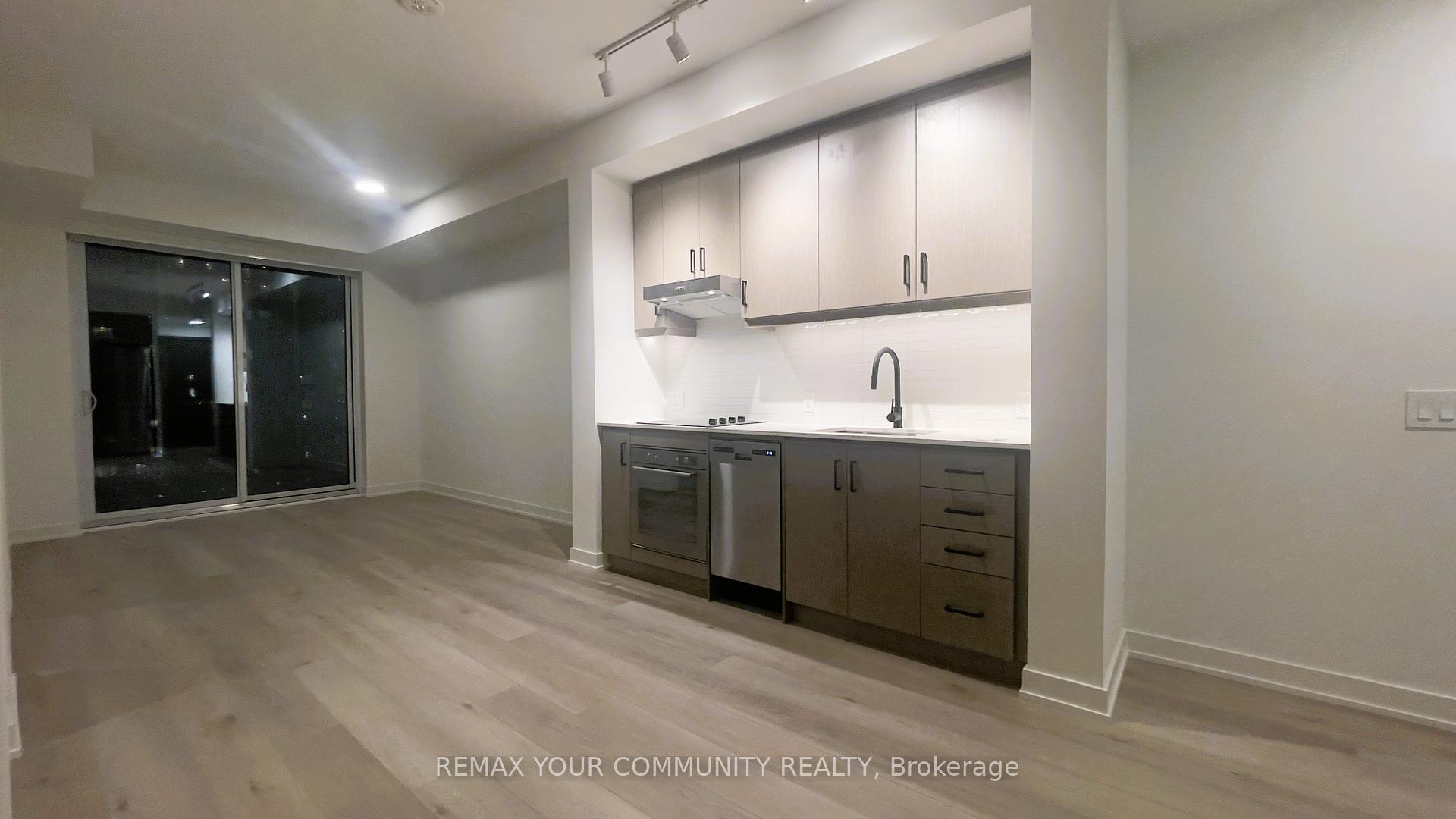9 Tecumseth Street 1018, Toronto C01, ON M5V 0V6