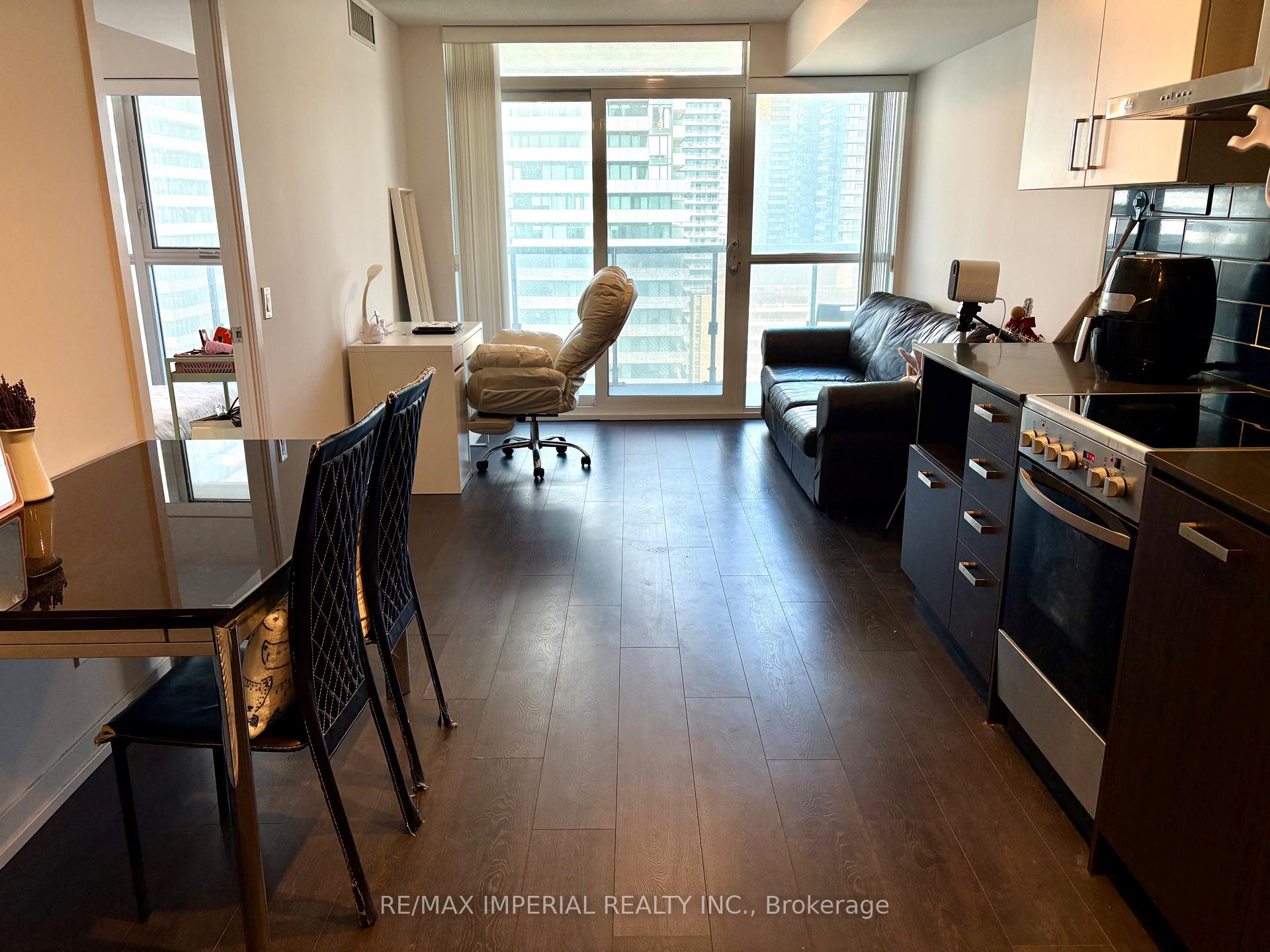 125 Redpath Avenue 1802, Toronto C10, ON M4S 0B5