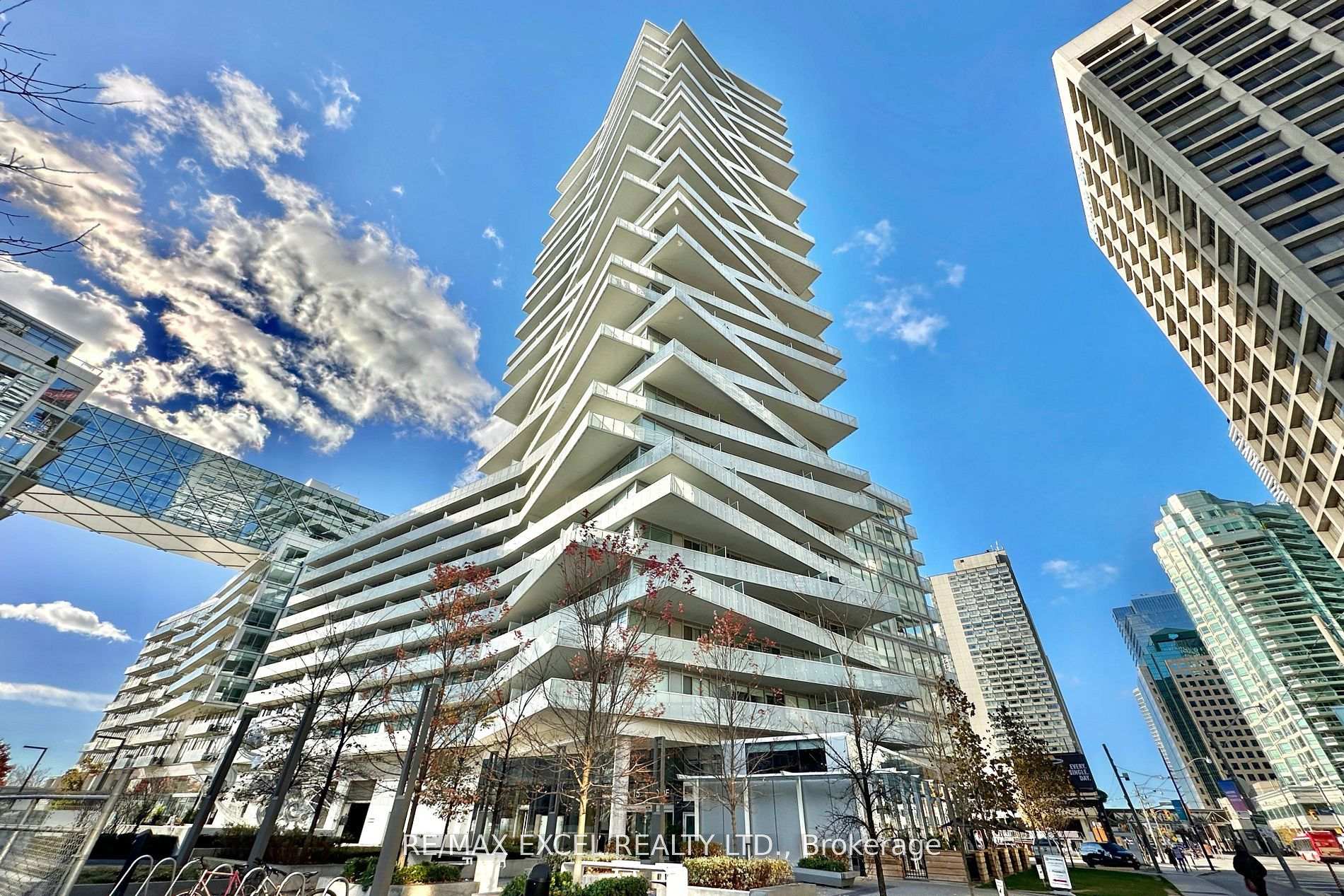 15 QUEENS Quay E 3101, Toronto C01, ON M5E 0C5