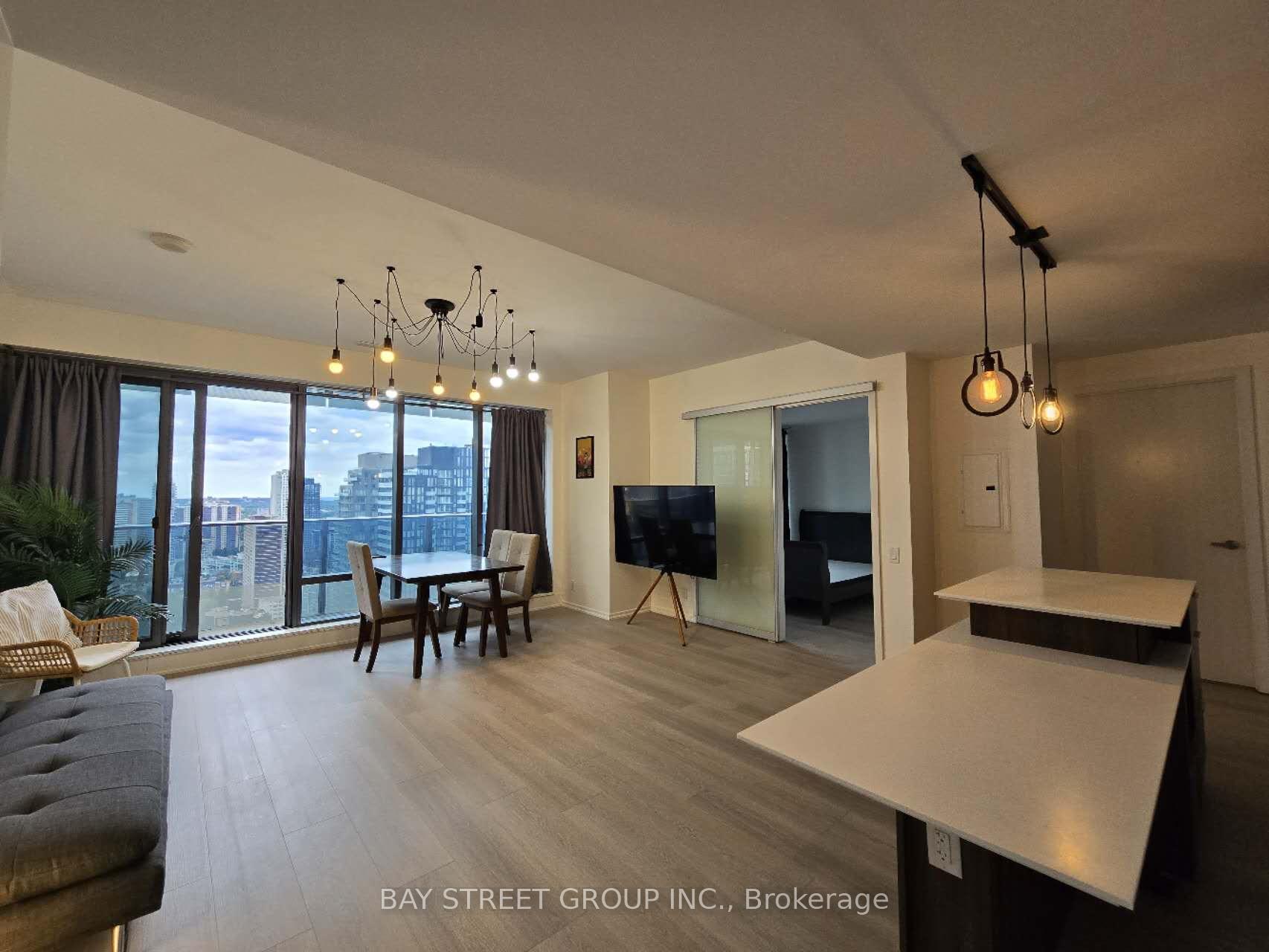 5 St Joesph Street 3111, Toronto C01, ON M4Y 1Z3