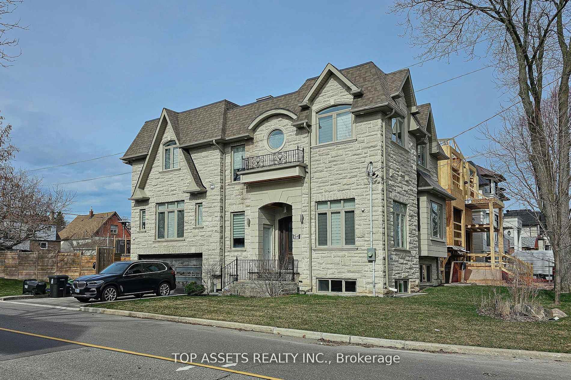 54 Madawaska Avenue Bsmt, Toronto C14, ON M2M 2R3