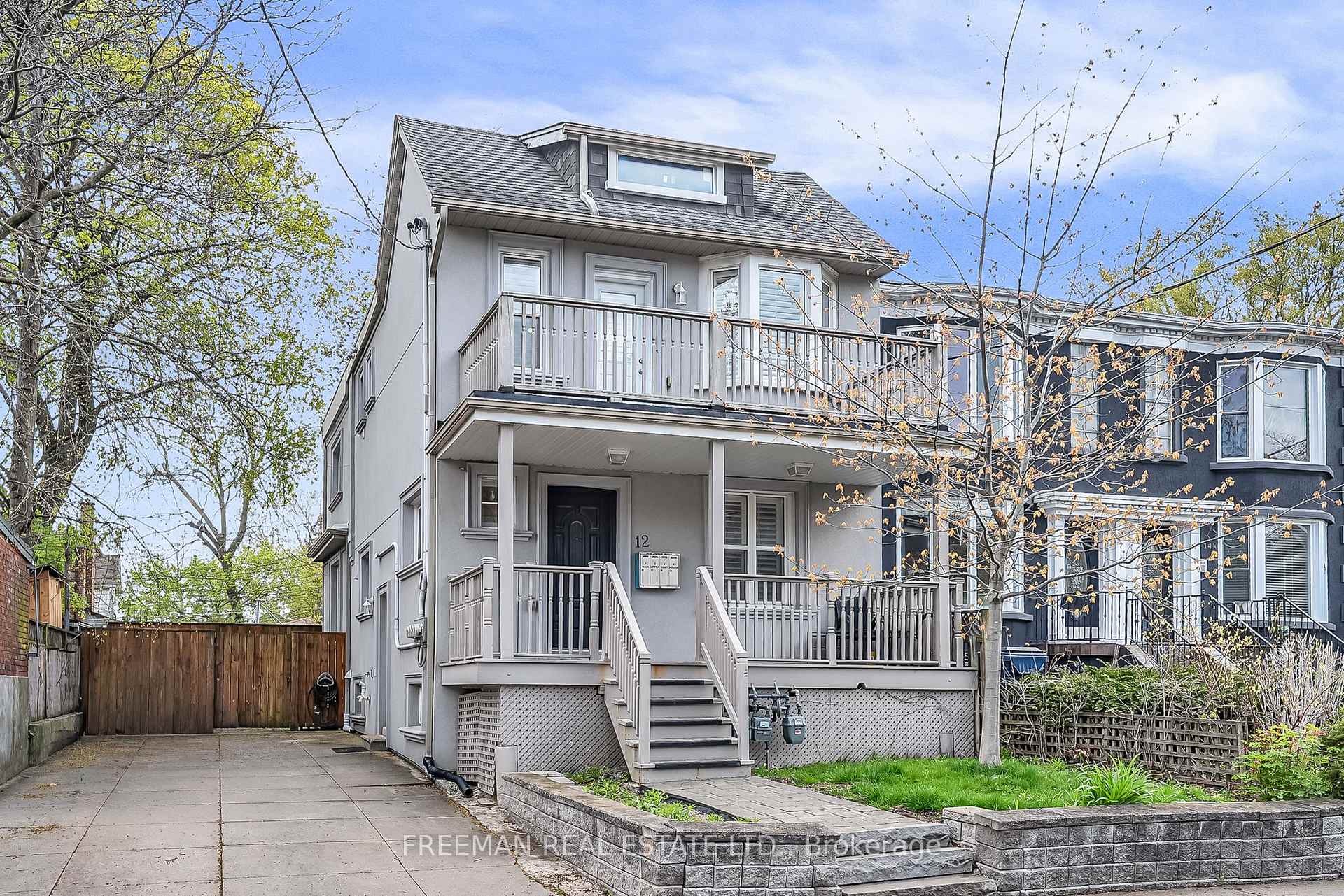 12 Arlington Avenue, Toronto C02, ON M6G 3K8