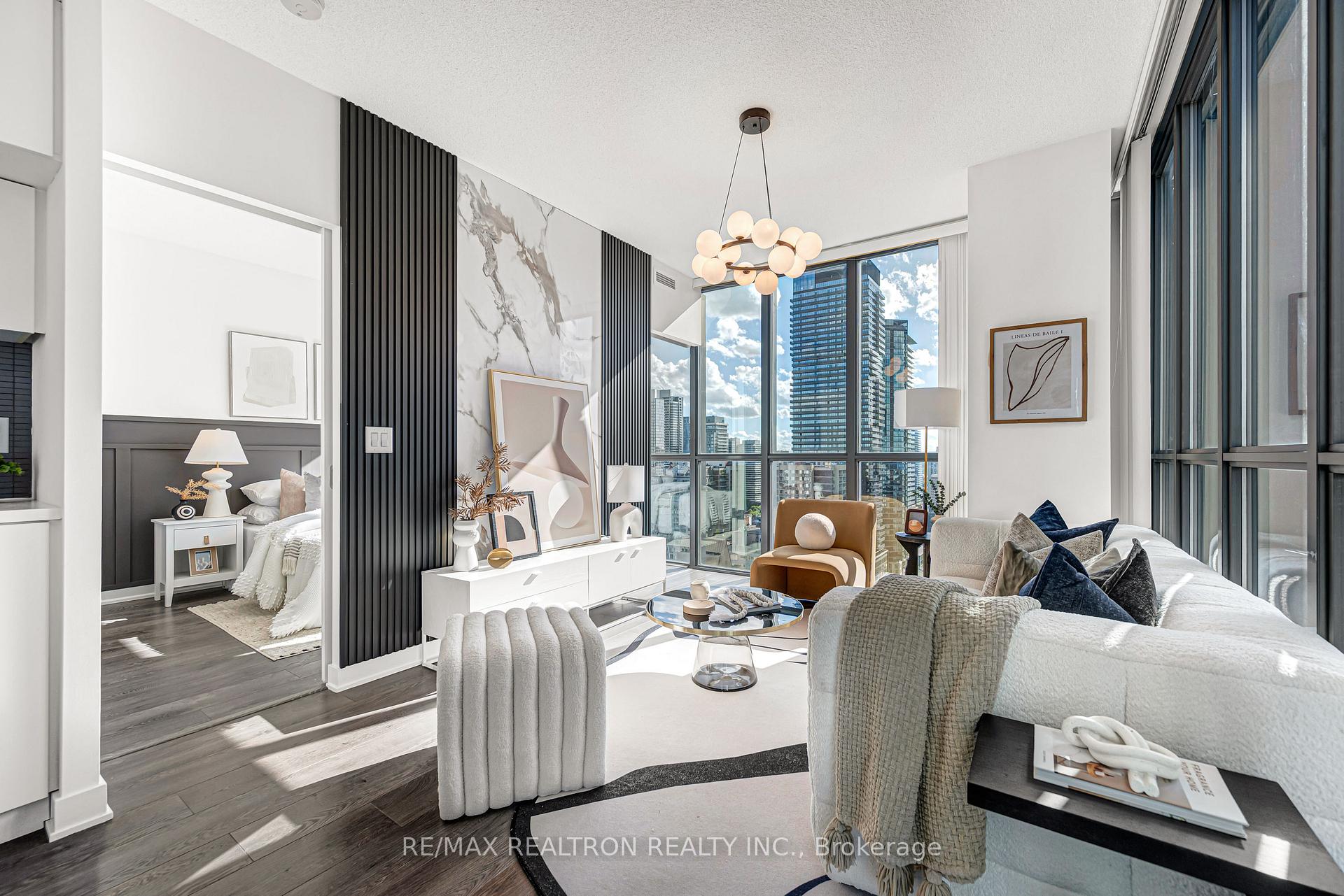 110 Charles Street E 2607, Toronto C08, ON M4Y 1T5