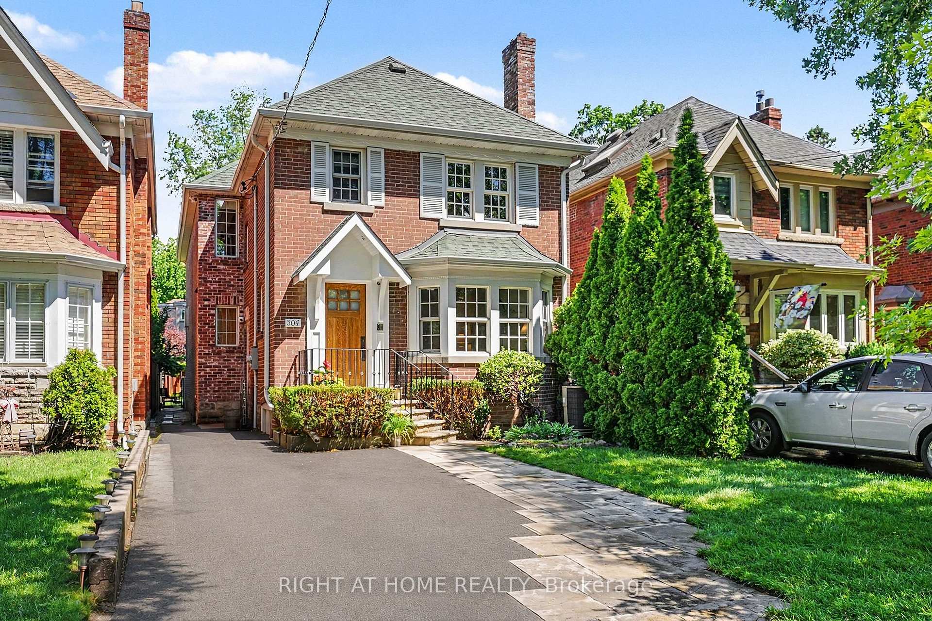 504 Roselawn Avenue, Toronto C04, ON M5N 1J8