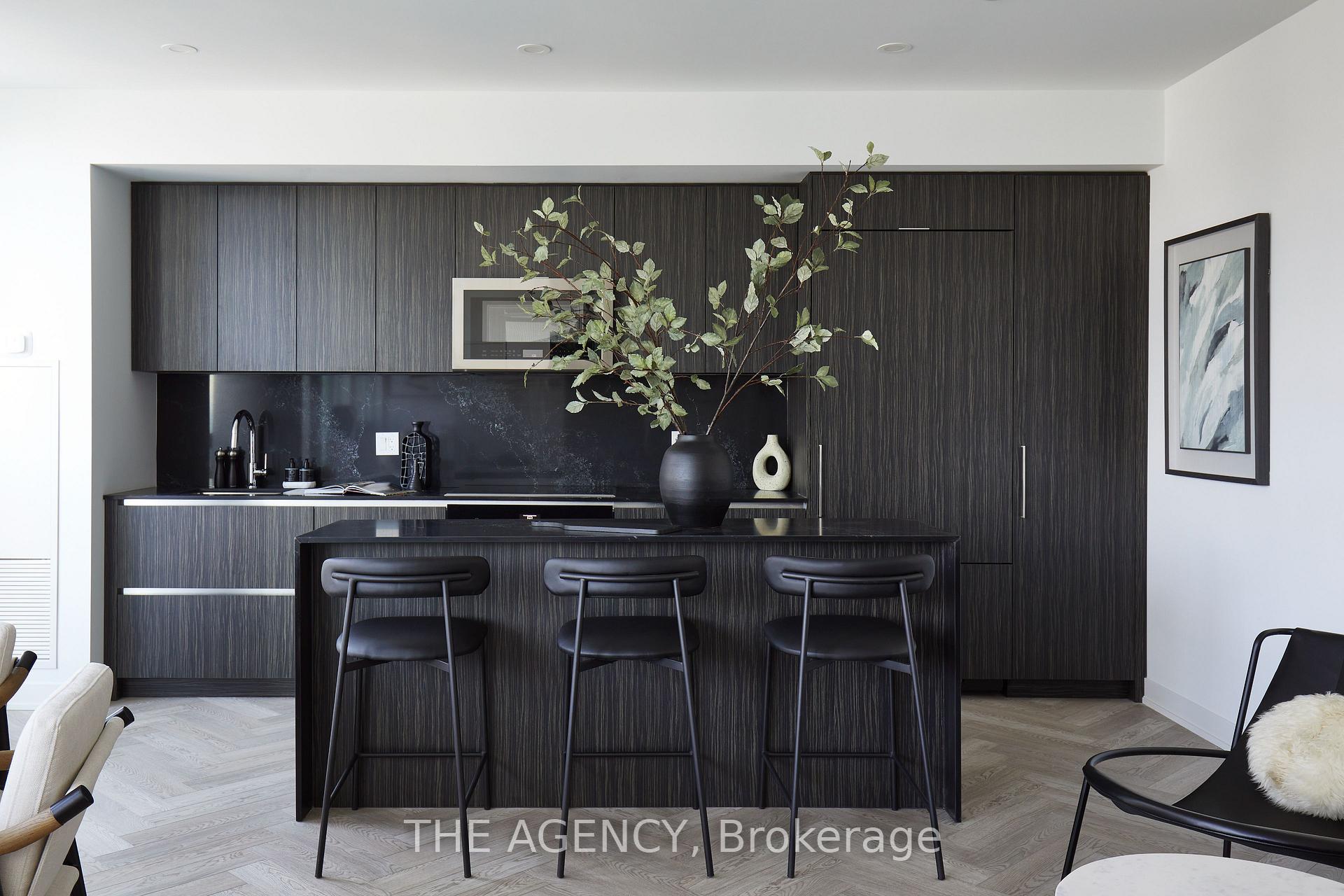 327 King Street PH-03, Toronto C01, ON M5V 1J5