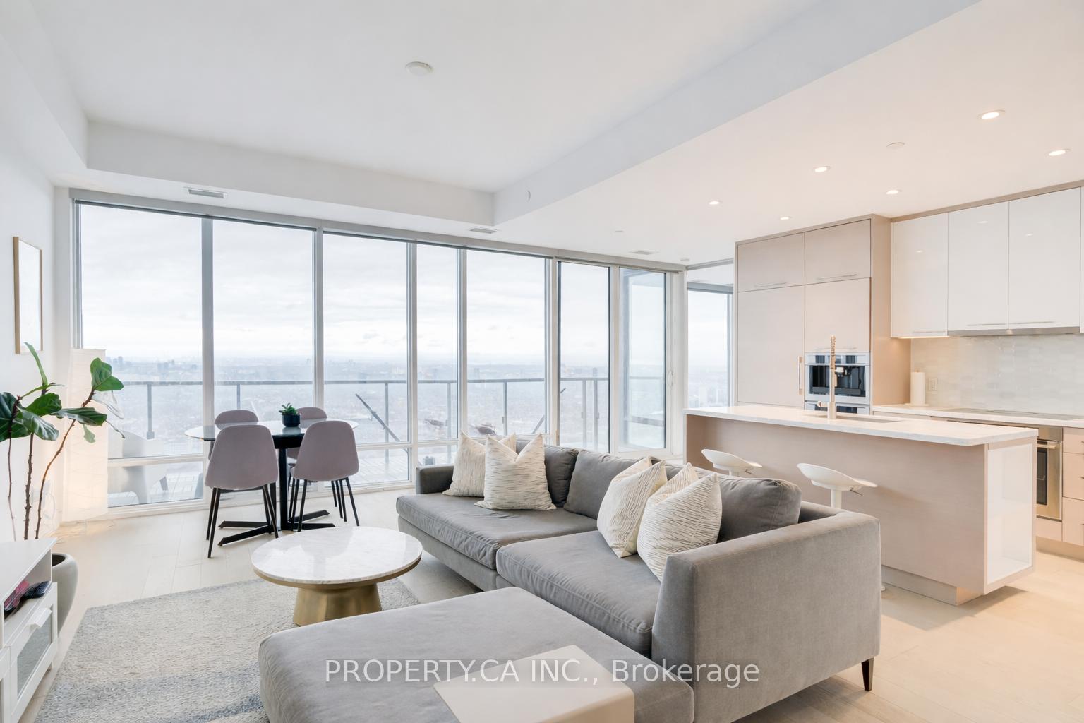 488 University Avenue 5308, Toronto C01, ON M5G 0C1