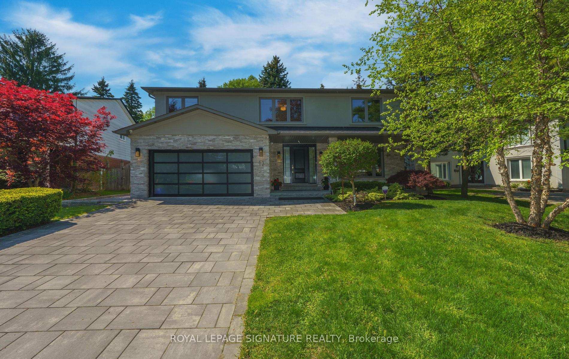12 Abbeywood Trail, Toronto C13, ON M3B 3B3