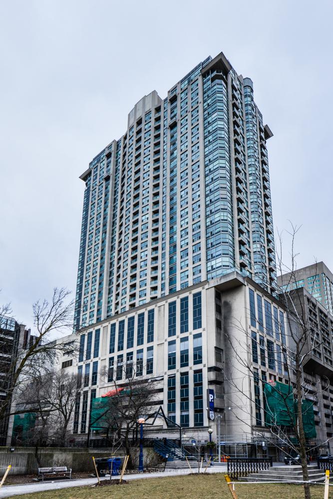 8 Park Road 3711, Toronto C09, ON M4W 3S5