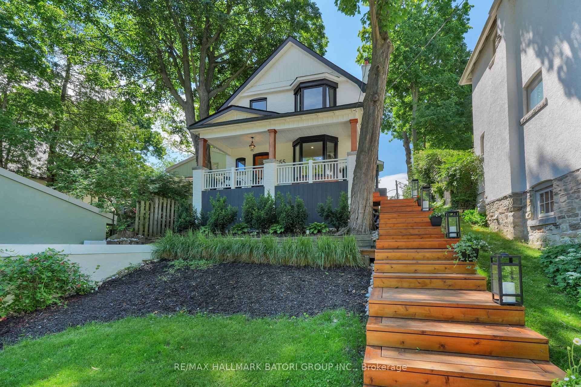 255 Blythwood Road, Toronto C10, ON M4N 1A7