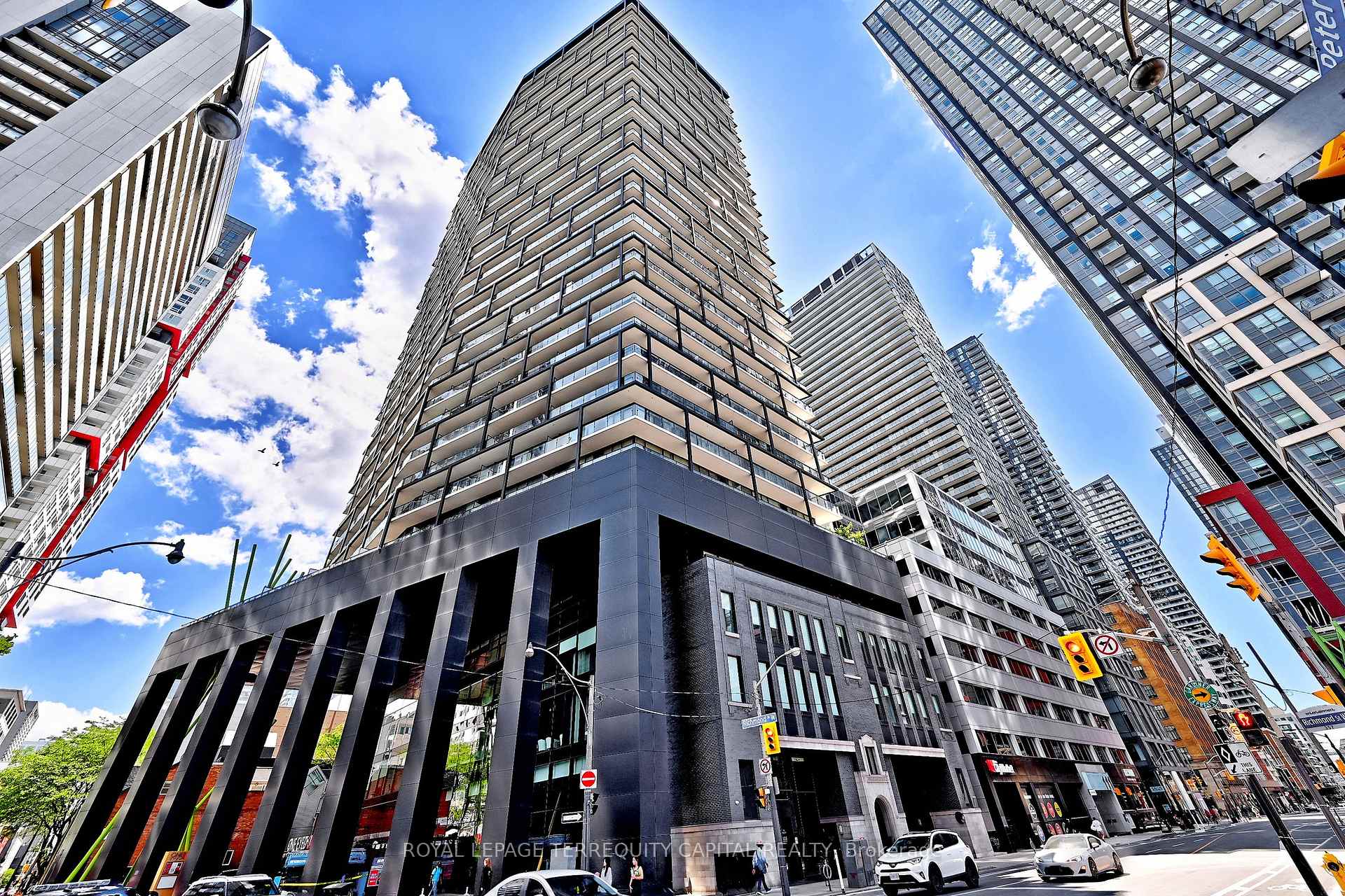125 Peter Street 2308, Toronto C01, ON M5V 0M2