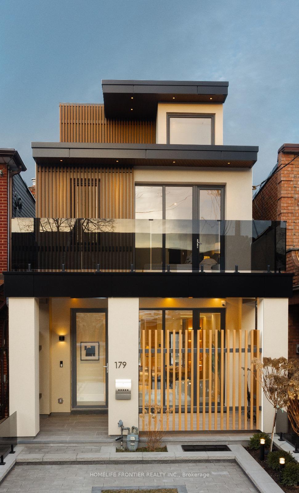 179 Palmerston Avenue, Toronto C01, ON M6J 2J3