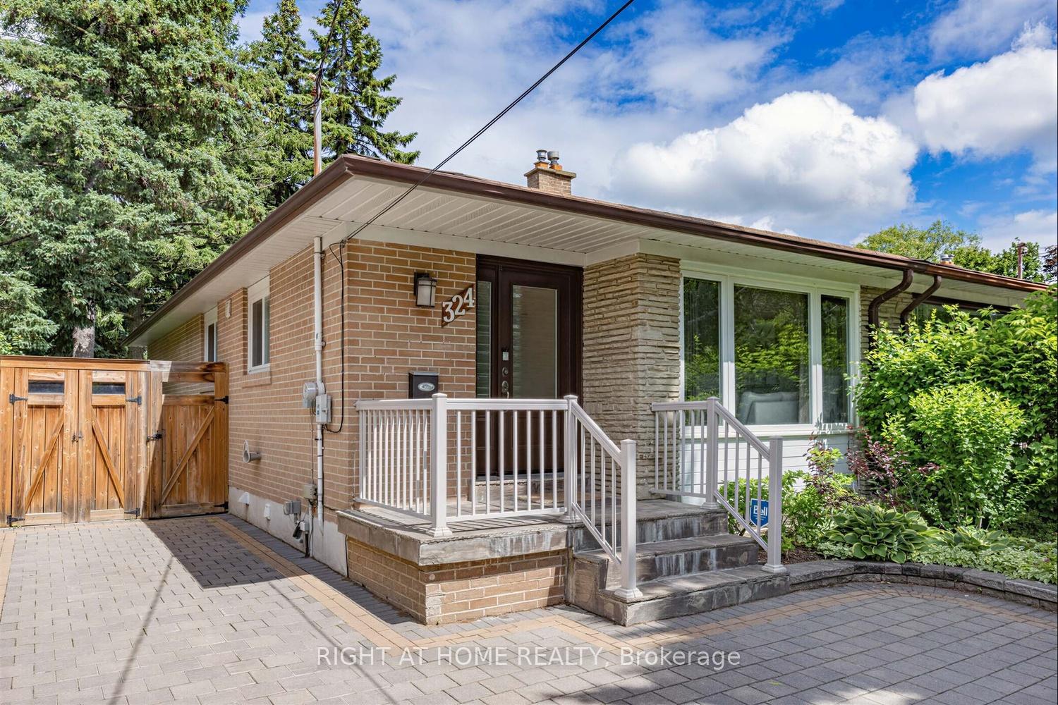 324 Woodsworth Road, Toronto C12, ON M2L 2T6
