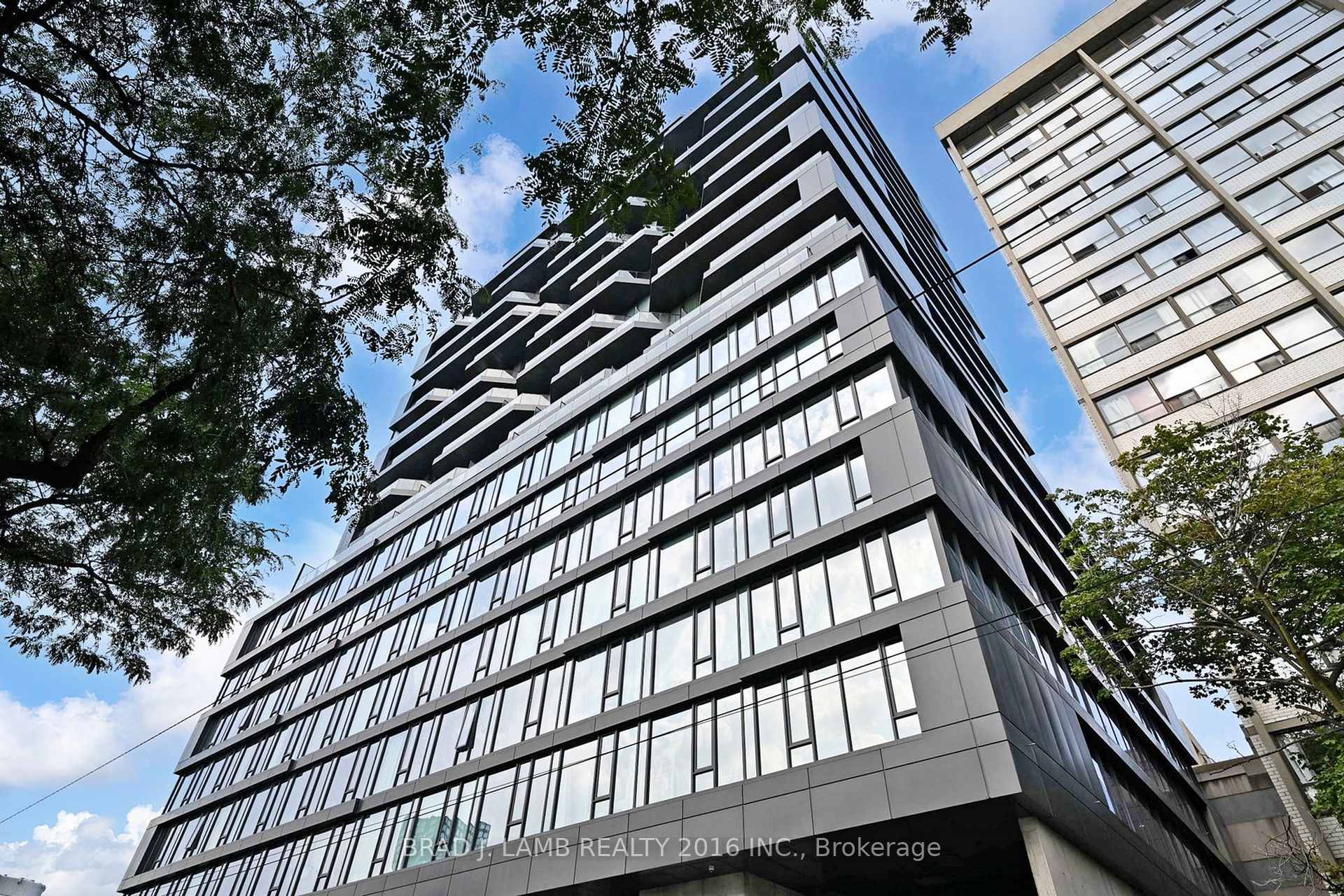 195 McCaul Street 705, Toronto C01, ON M5T 0E5