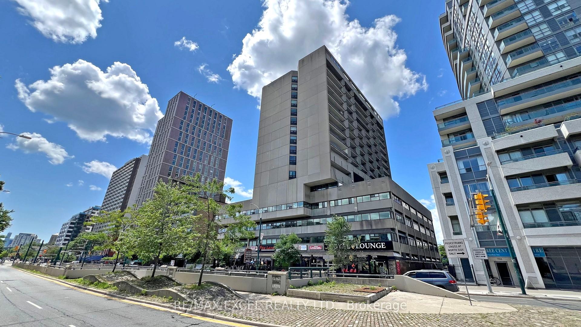 720 Spadina Avenue 1605, Toronto C01, ON M5S 2T9