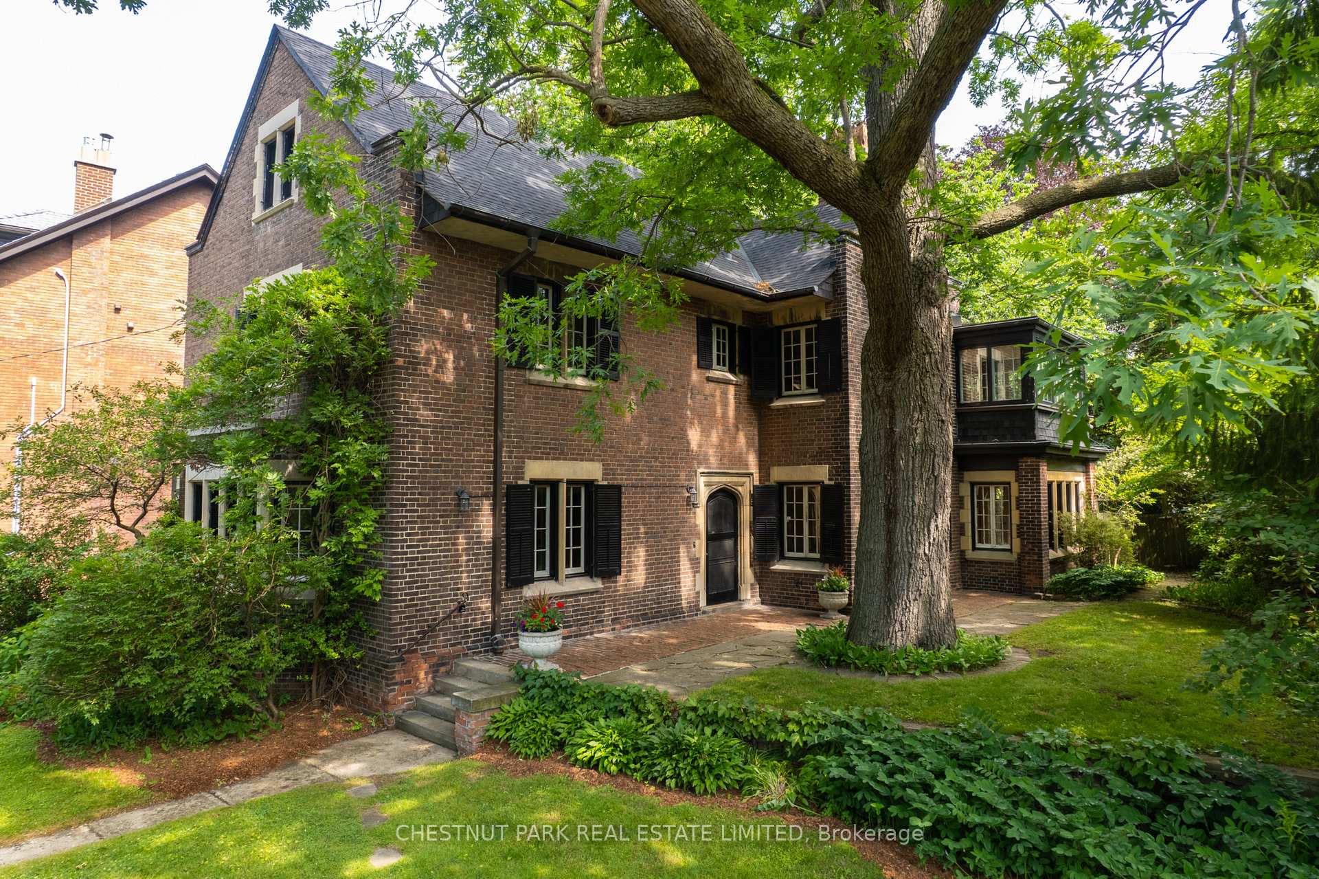 24 Castle Frank Crescent, Toronto C09, ON M4W 3A3