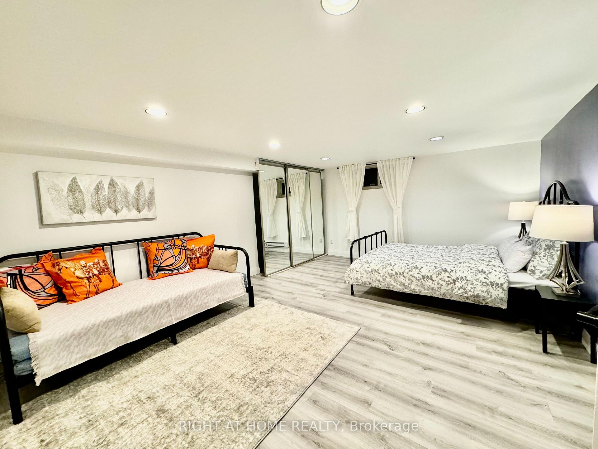 1196 Avenue Road Lower Apartment, Toronto C04, ON M5N 2G1