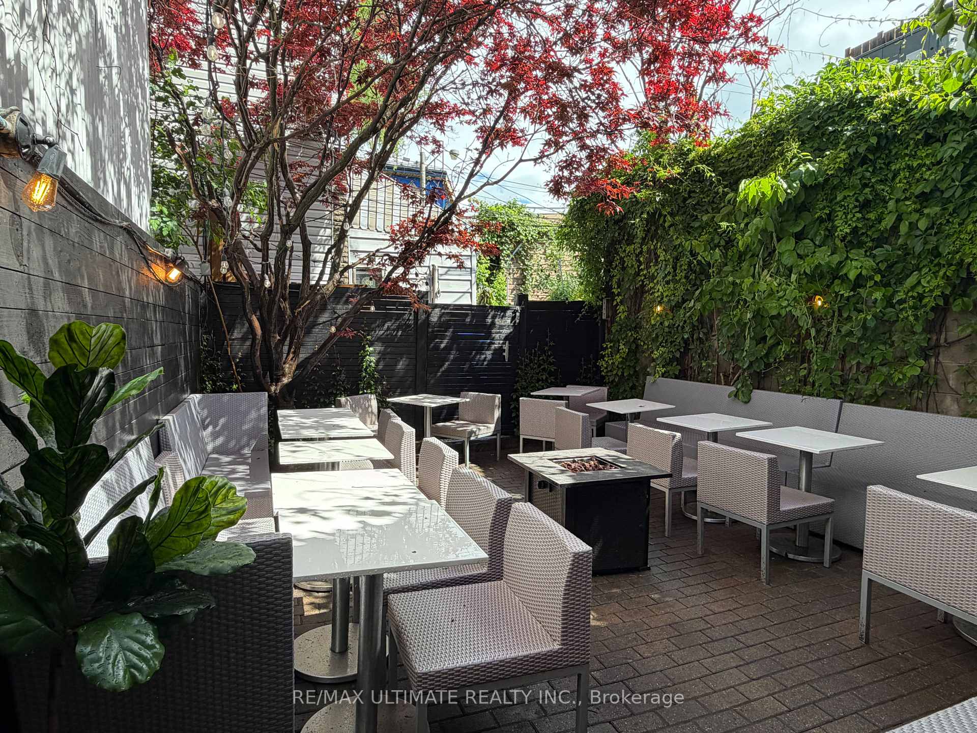 942 Queen Street W, Toronto C01, ON M6J 1G8