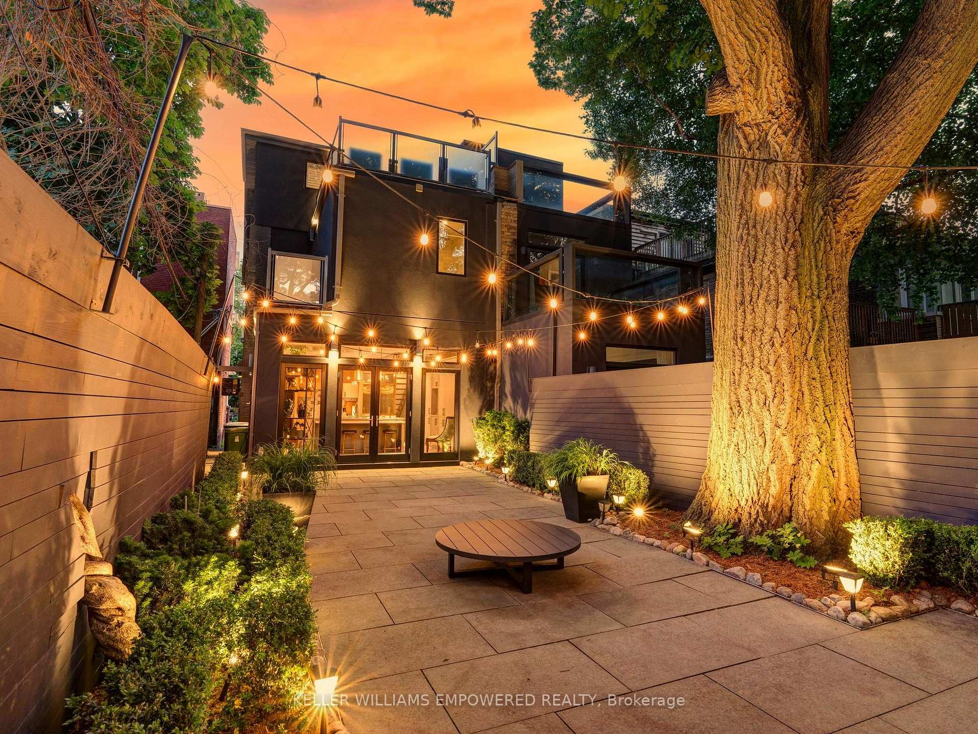 10 Webster Avenue, Toronto C02, ON M5R 1N7