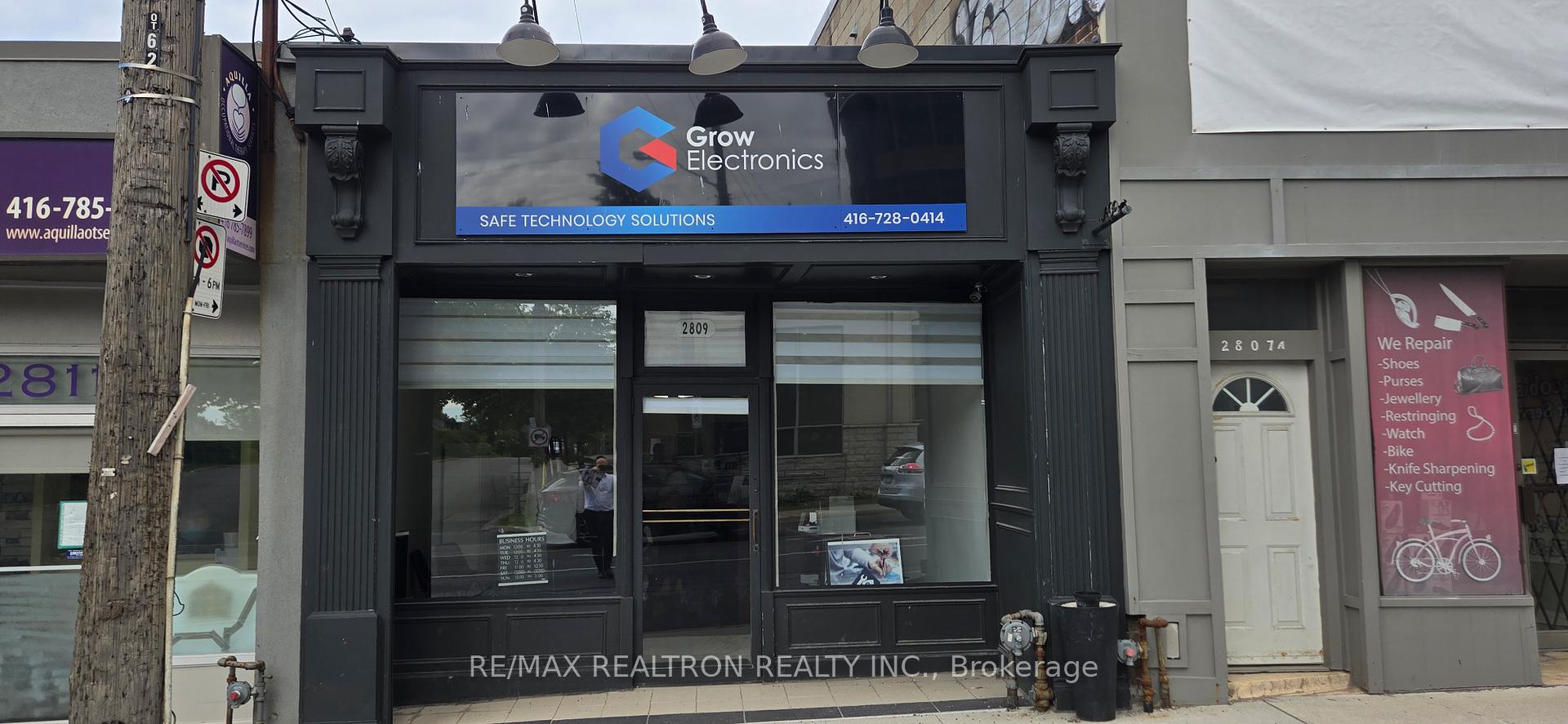 2809 Bathurst Street N, Toronto C04, ON M6B 3A4