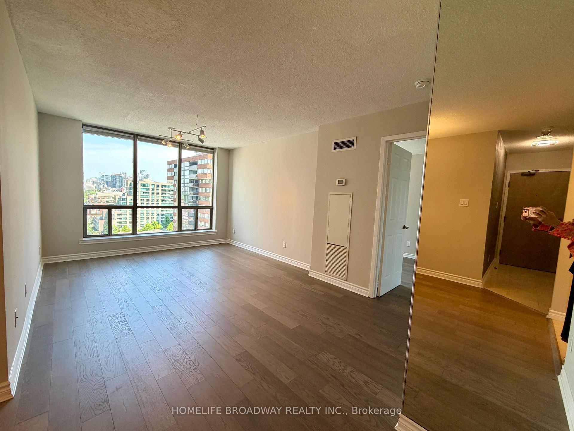 40 Scollard Street 1106, Toronto C02, ON M5R 3S1