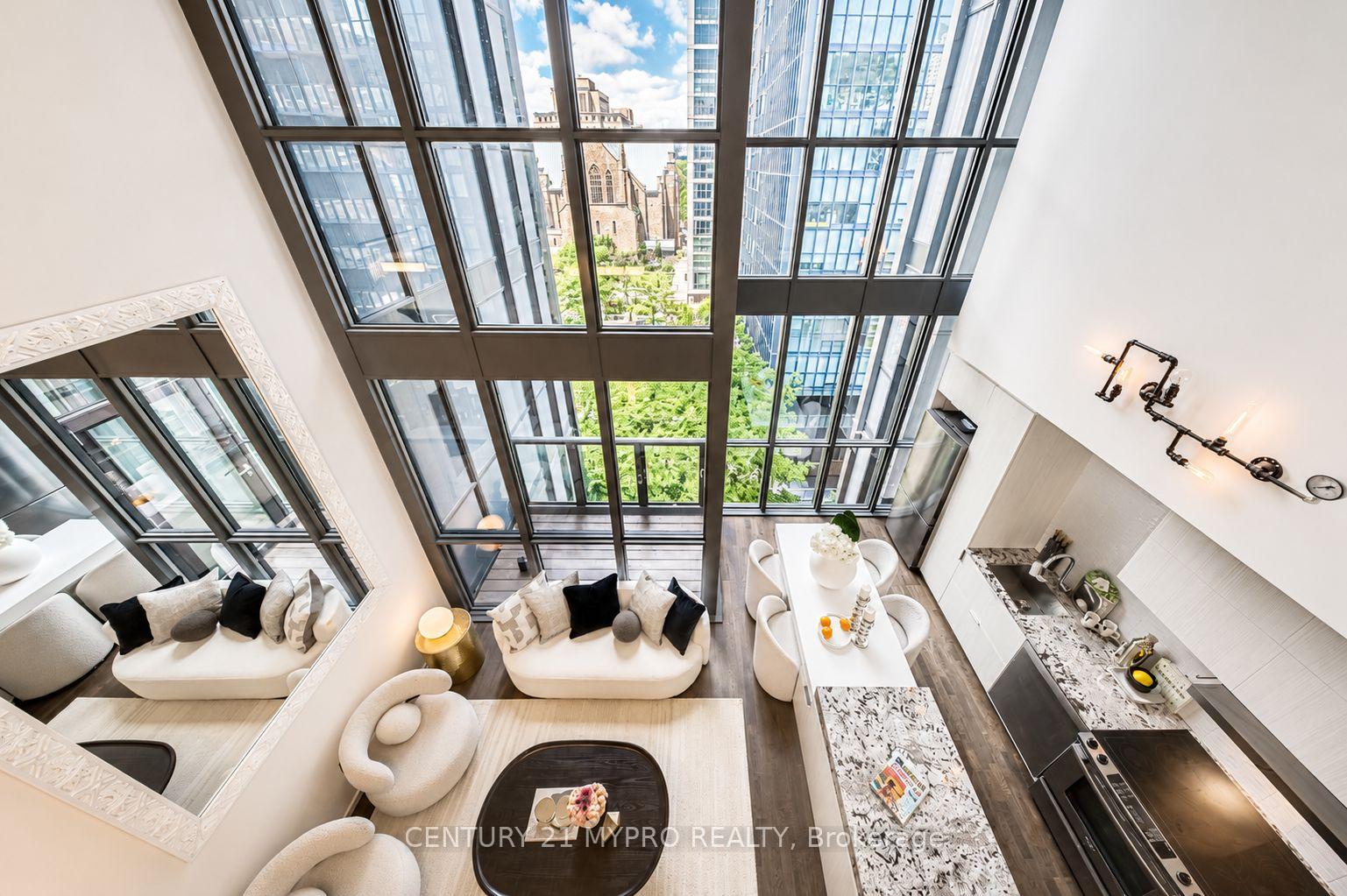 101 Charles Street E 811, Toronto C08, ON M4Y 1V2