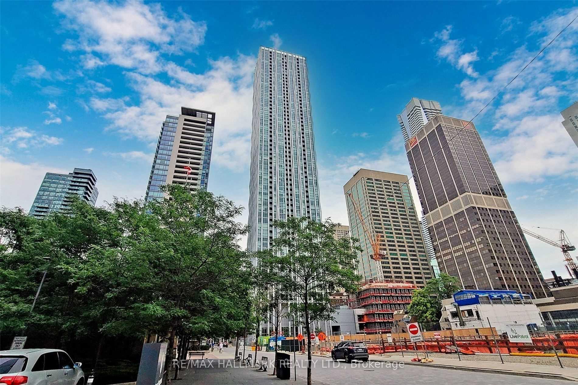 1 Yorkville Avenue 2411, Toronto C02, ON M4W 1L1