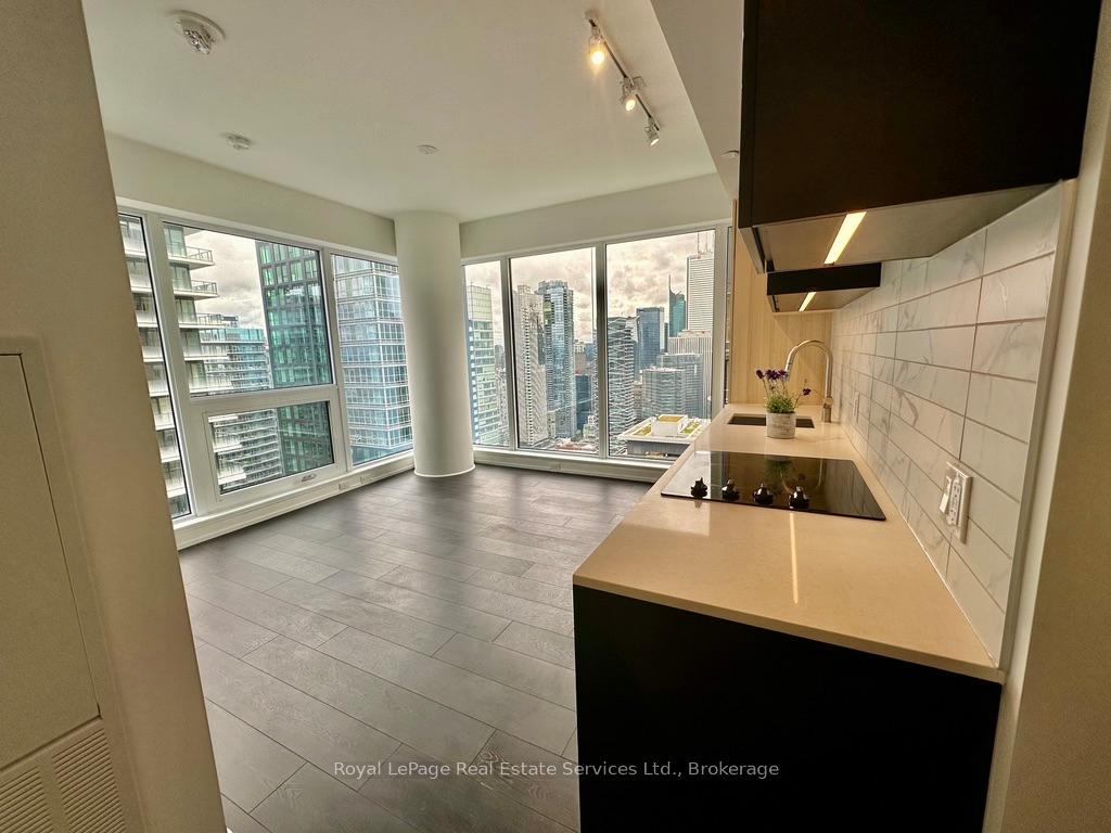 55 Mercer Street 4909, Toronto C01, ON M5V 0W4
