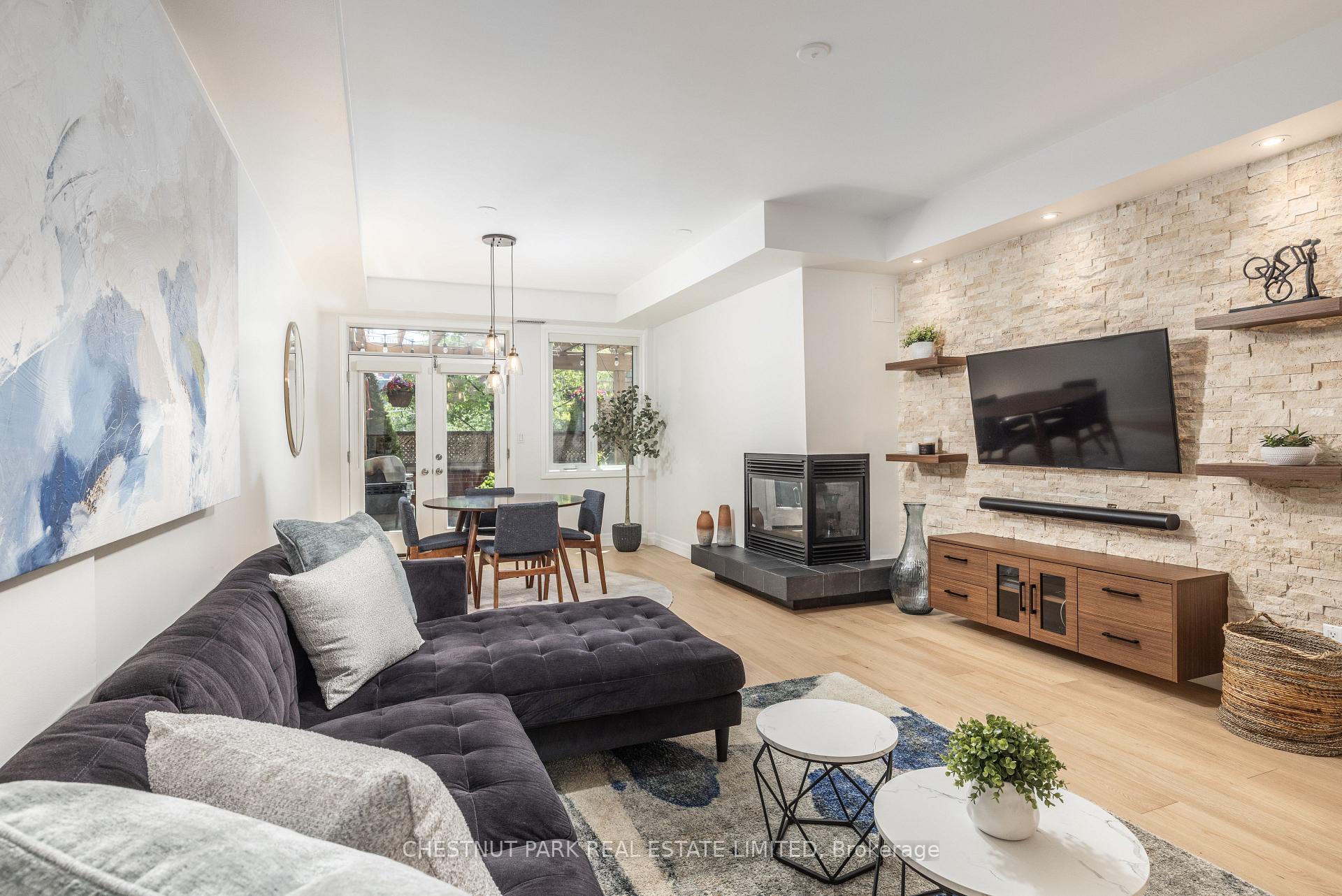 500 Richmond Street W 101, Toronto C01, ON M5V 3N4