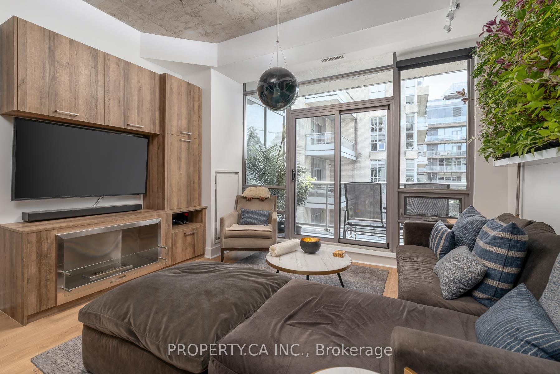 399 Adelaide Street W 805, Toronto C01, ON M5V 1S4
