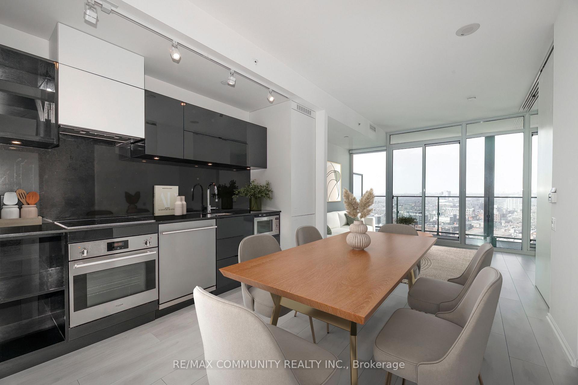 125 Peter Street 2603, Toronto C01, ON M5V 0M2