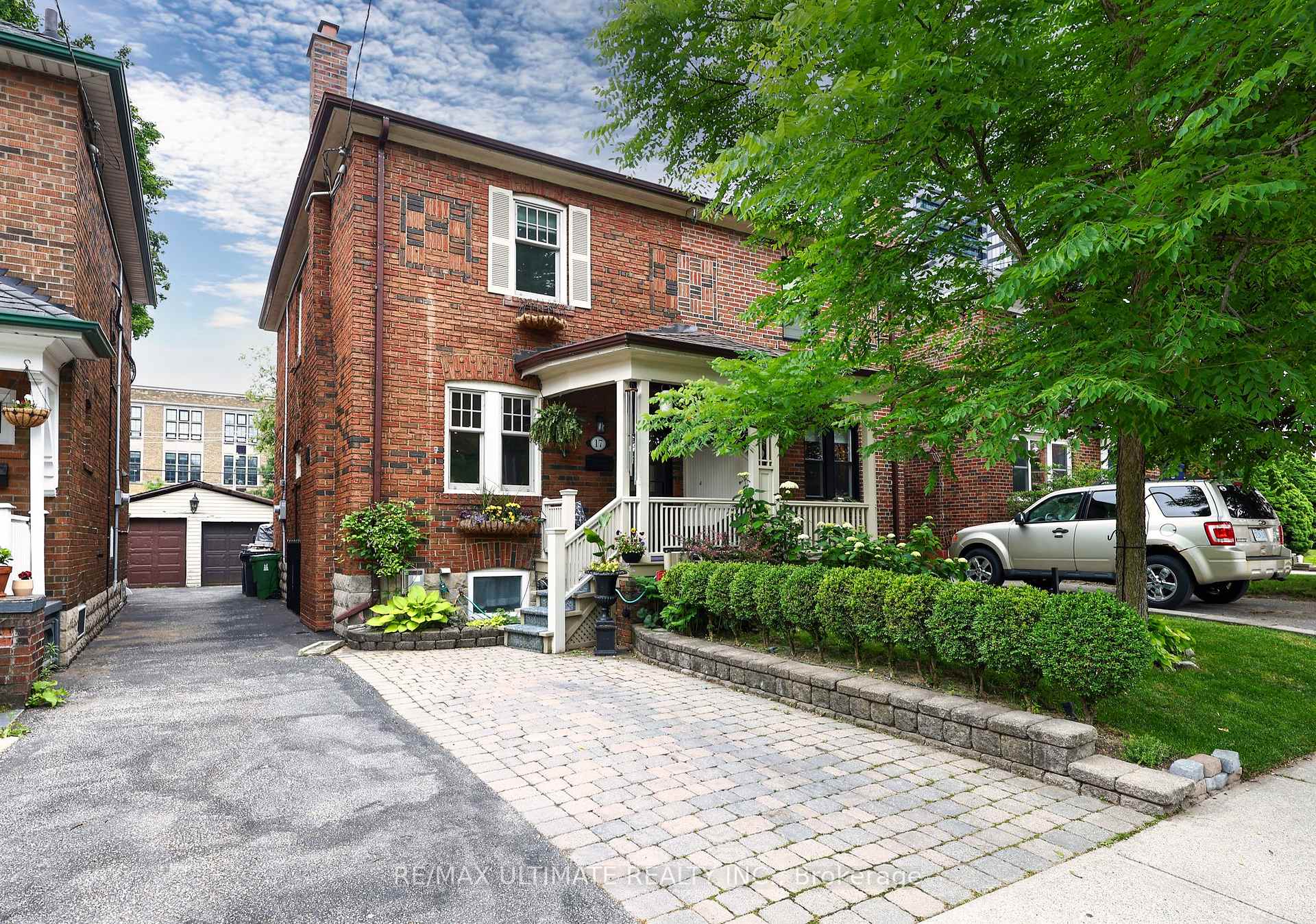17 Elvina Gardens, Toronto C10, ON M4P 1X7