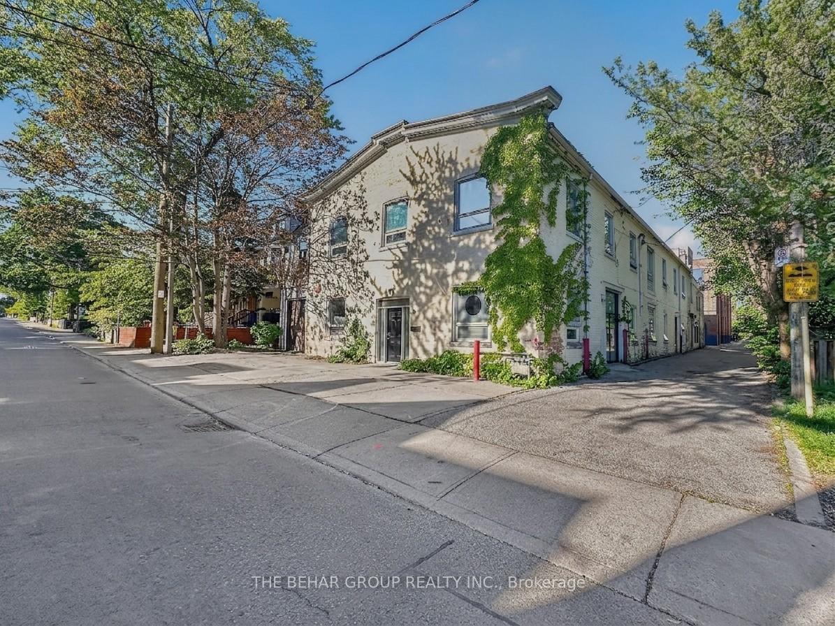 65 Bellwoods Avenue, Toronto C01, ON M6J 3N4