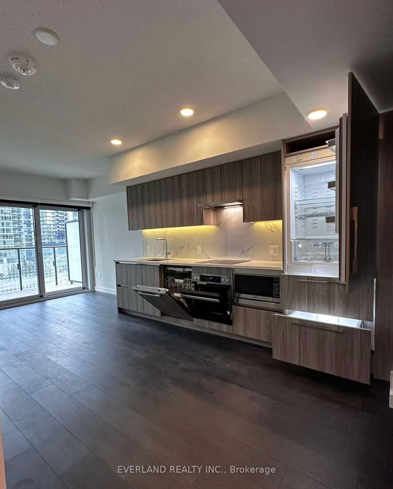 3 Concord Cityplace Way 535, Toronto C01, ON M5V 0X4